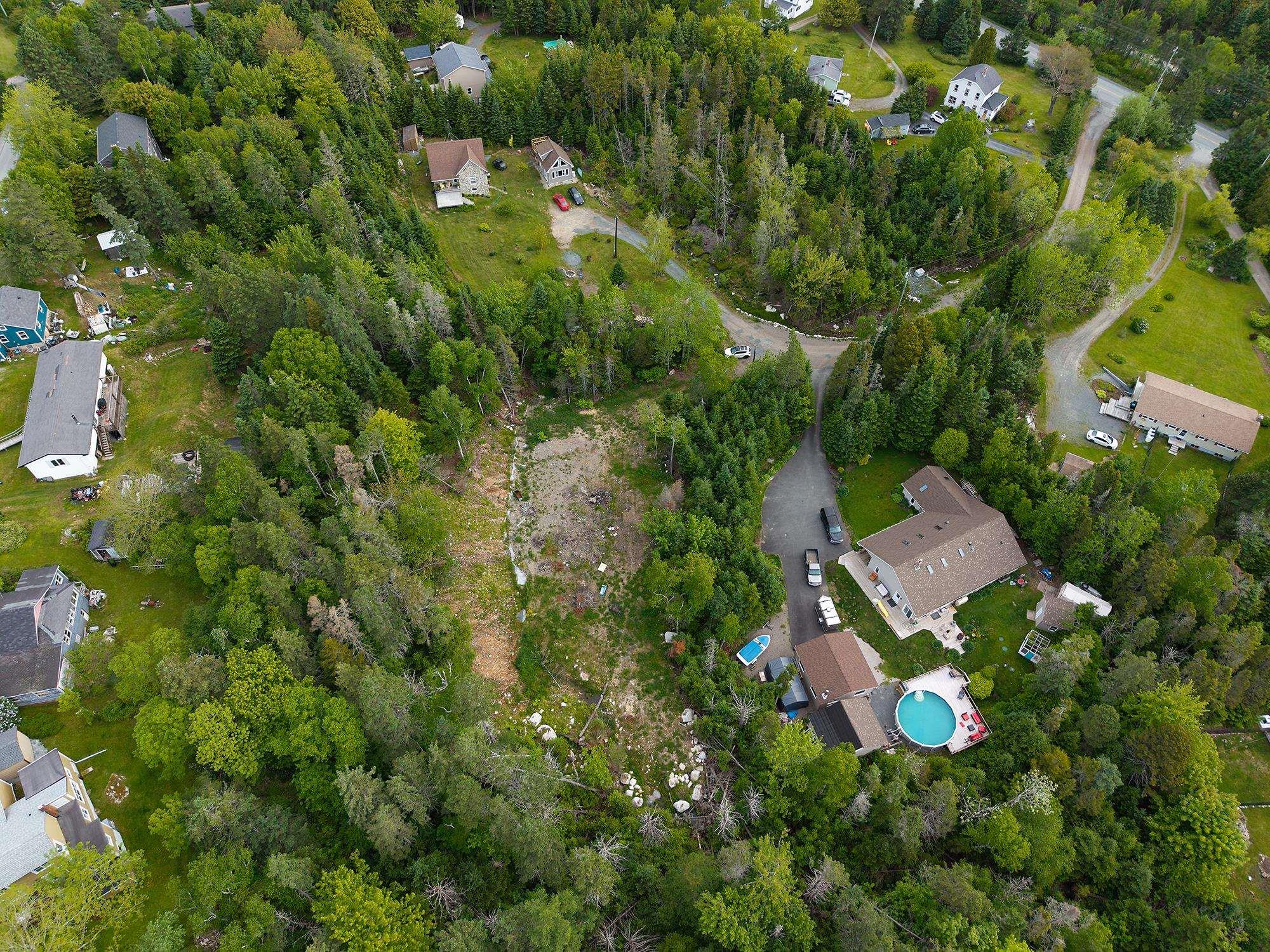 10 Spruce Lane, Boutiliers Point, NS (MLS 202514774)