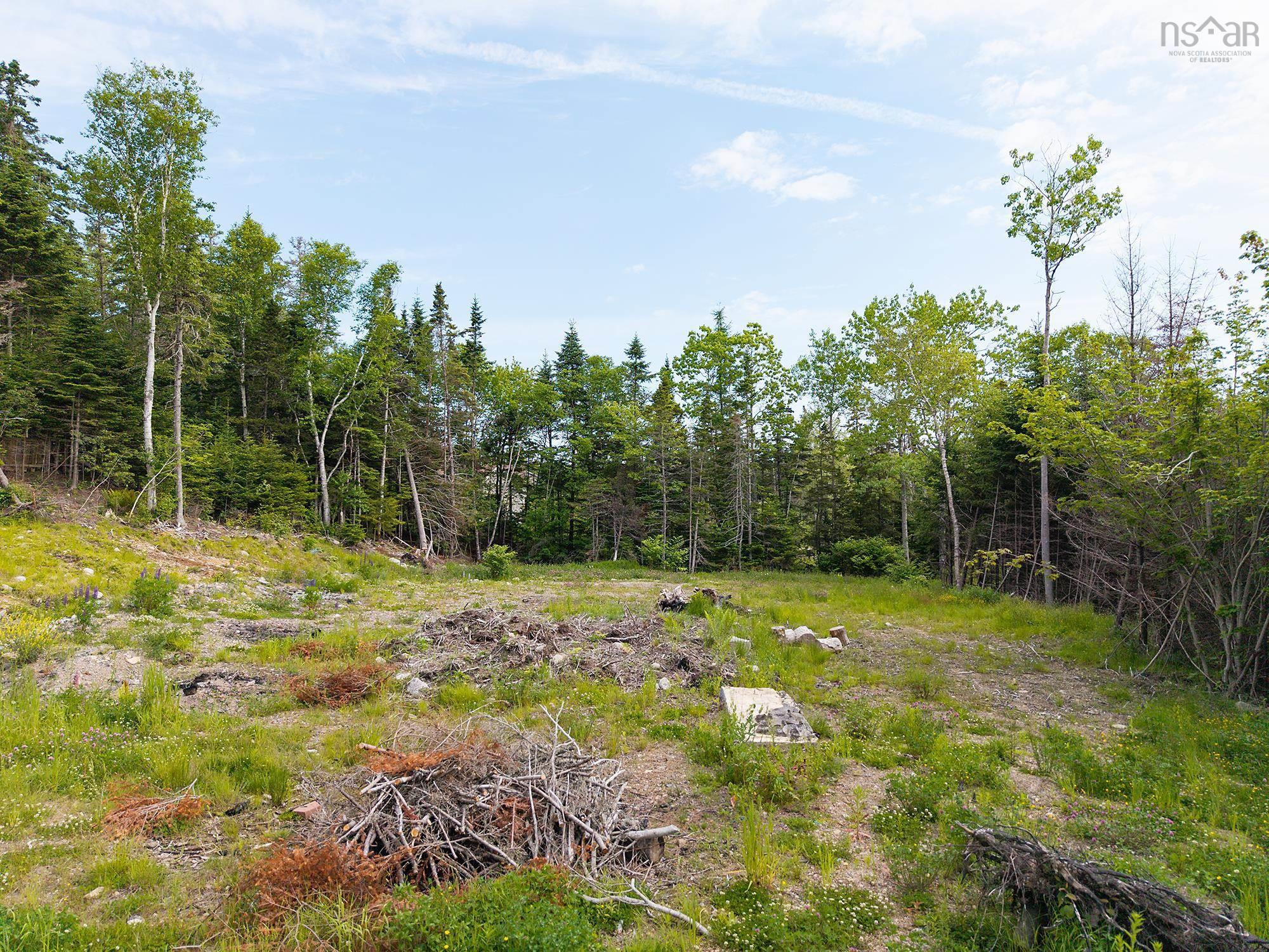 10 Spruce Lane, Boutiliers Point, NS (MLS 202514774)