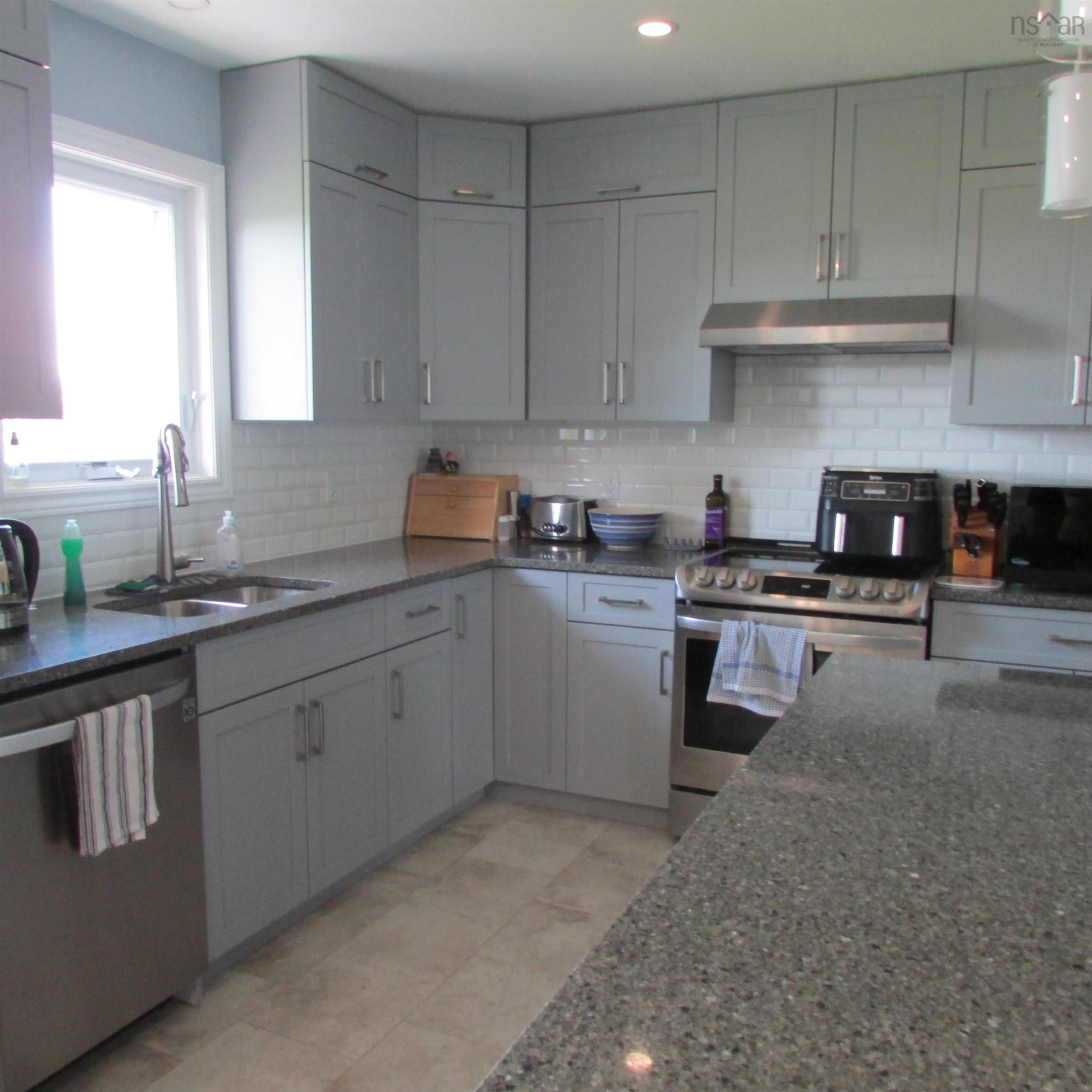 $385,000.00: 25 EVELYNS Avenue, Georges River