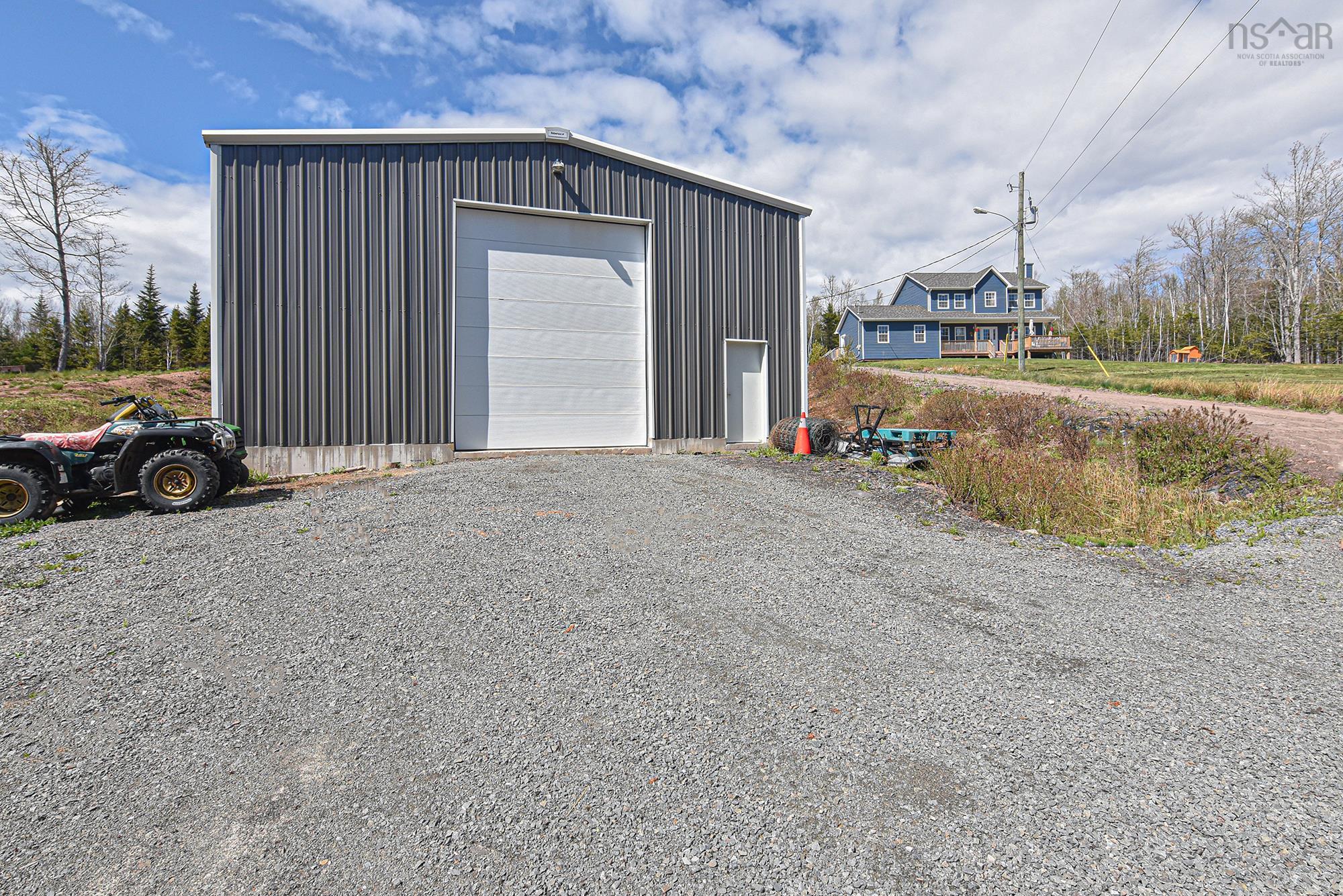 $1,100,000.00: 9409 Highway 215, Pembroke