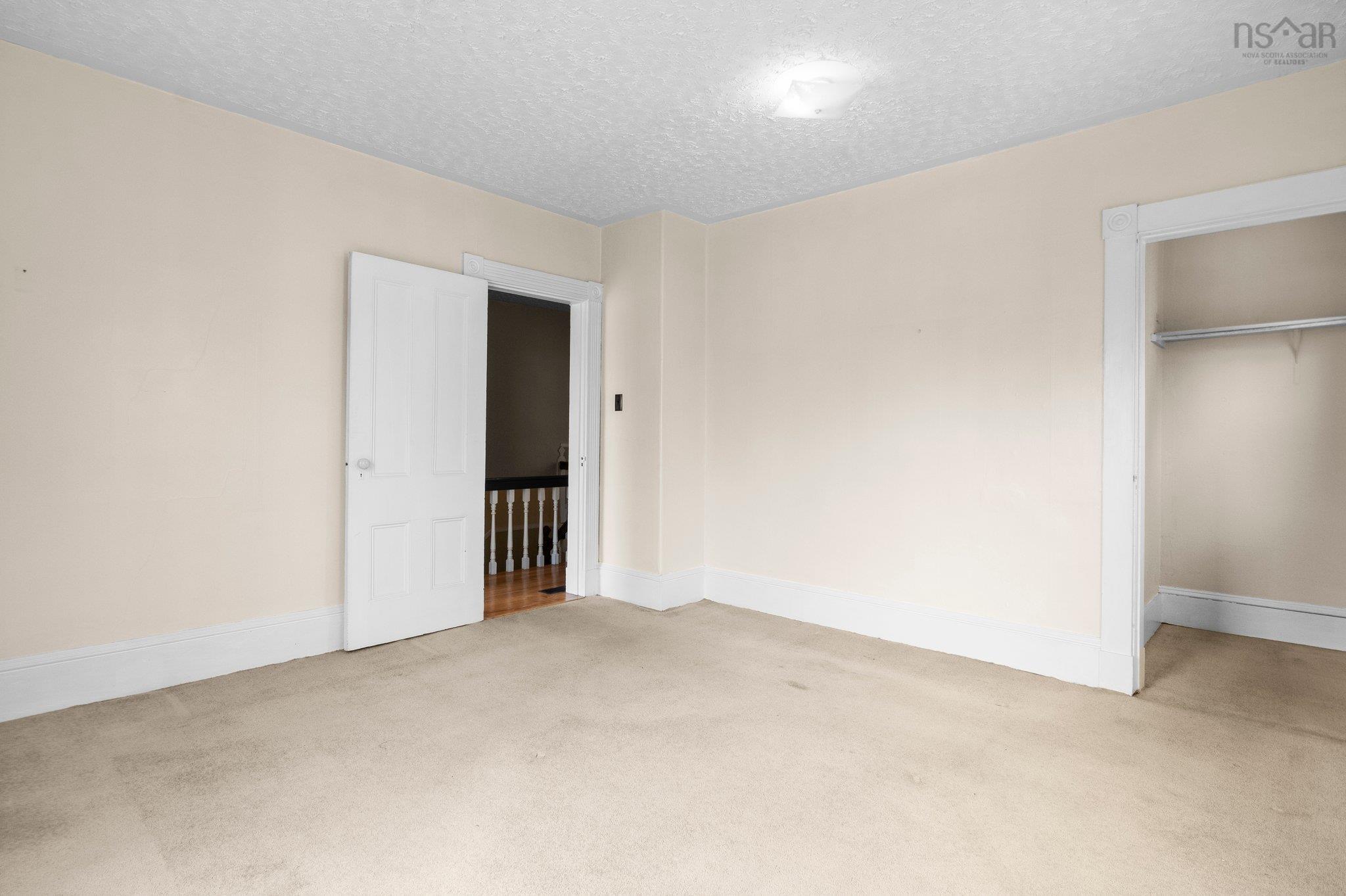 $299,900.00: 142 Gray Street, Windsor