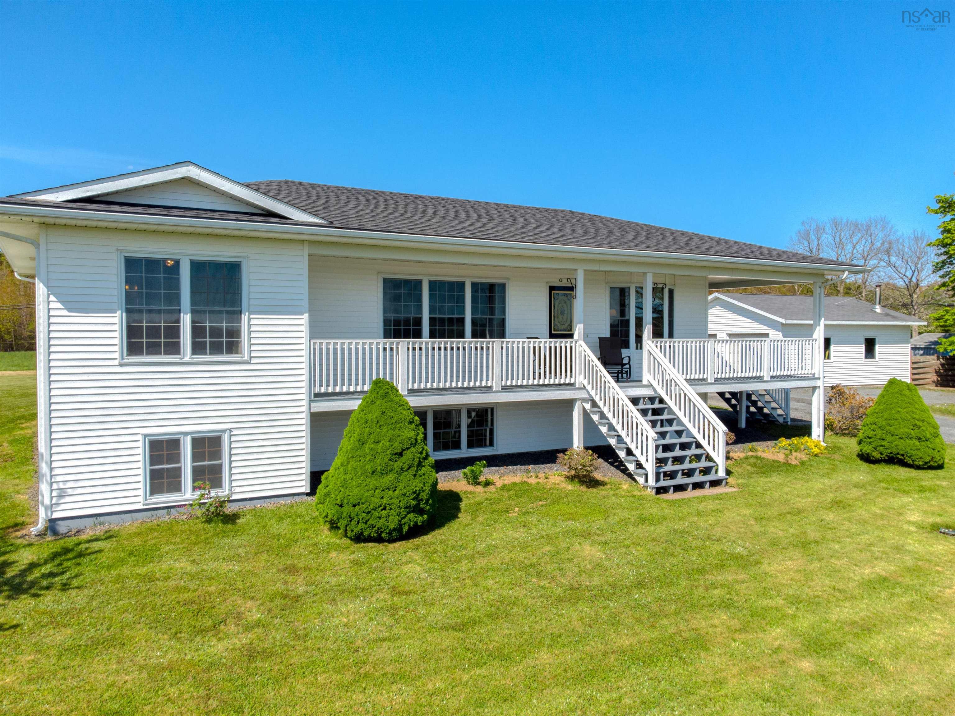 $735,000.00: 5414 Highway 332, Middle Lahave