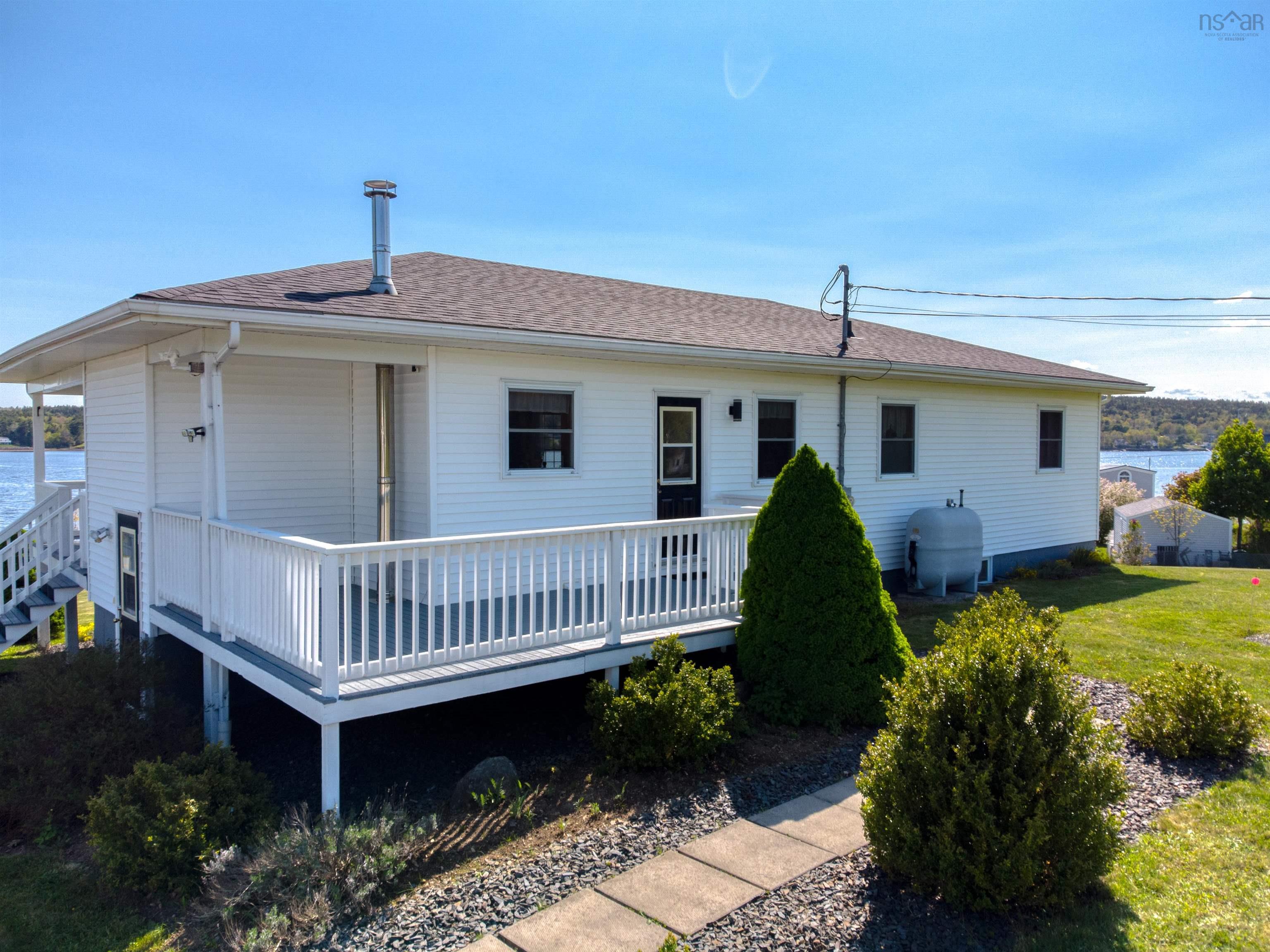 $735,000.00: 5414 Highway 332, Middle Lahave