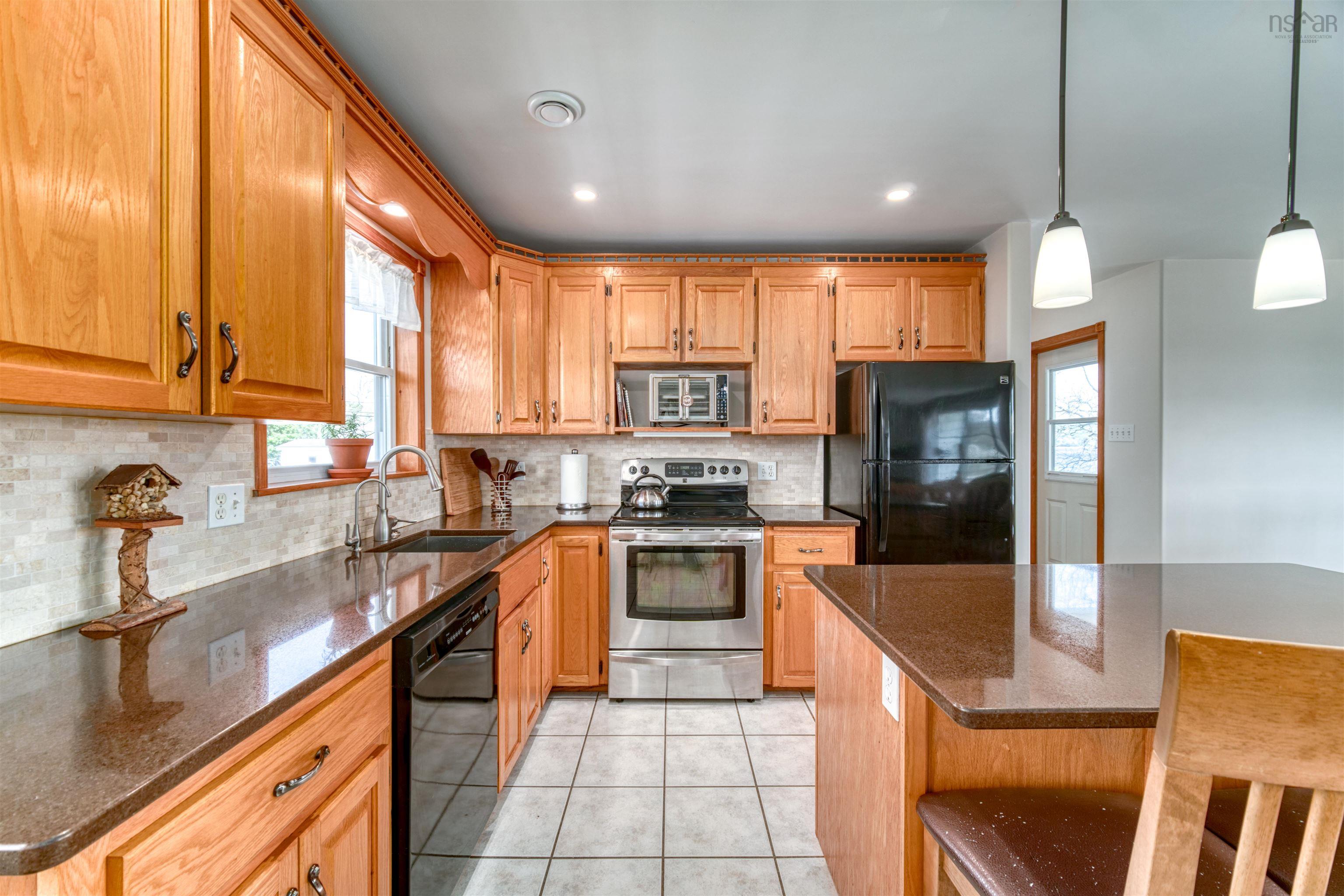 $735,000.00: 5414 Highway 332, Middle Lahave