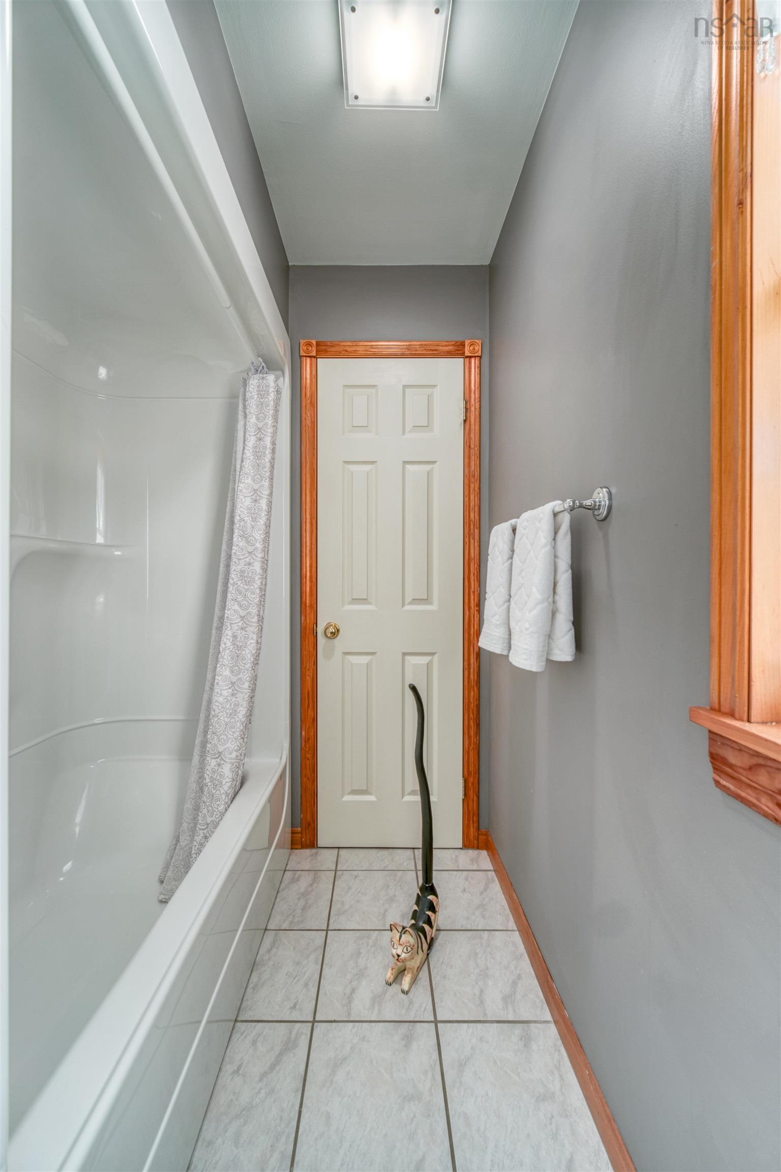 $735,000.00: 5414 Highway 332, Middle Lahave