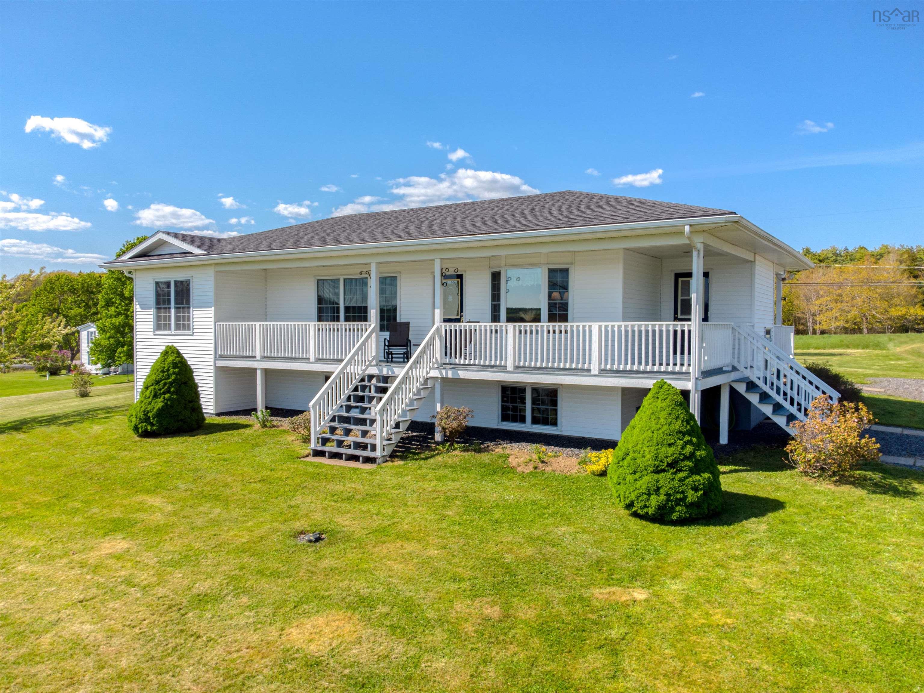 $735,000.00: 5414 Highway 332, Middle Lahave