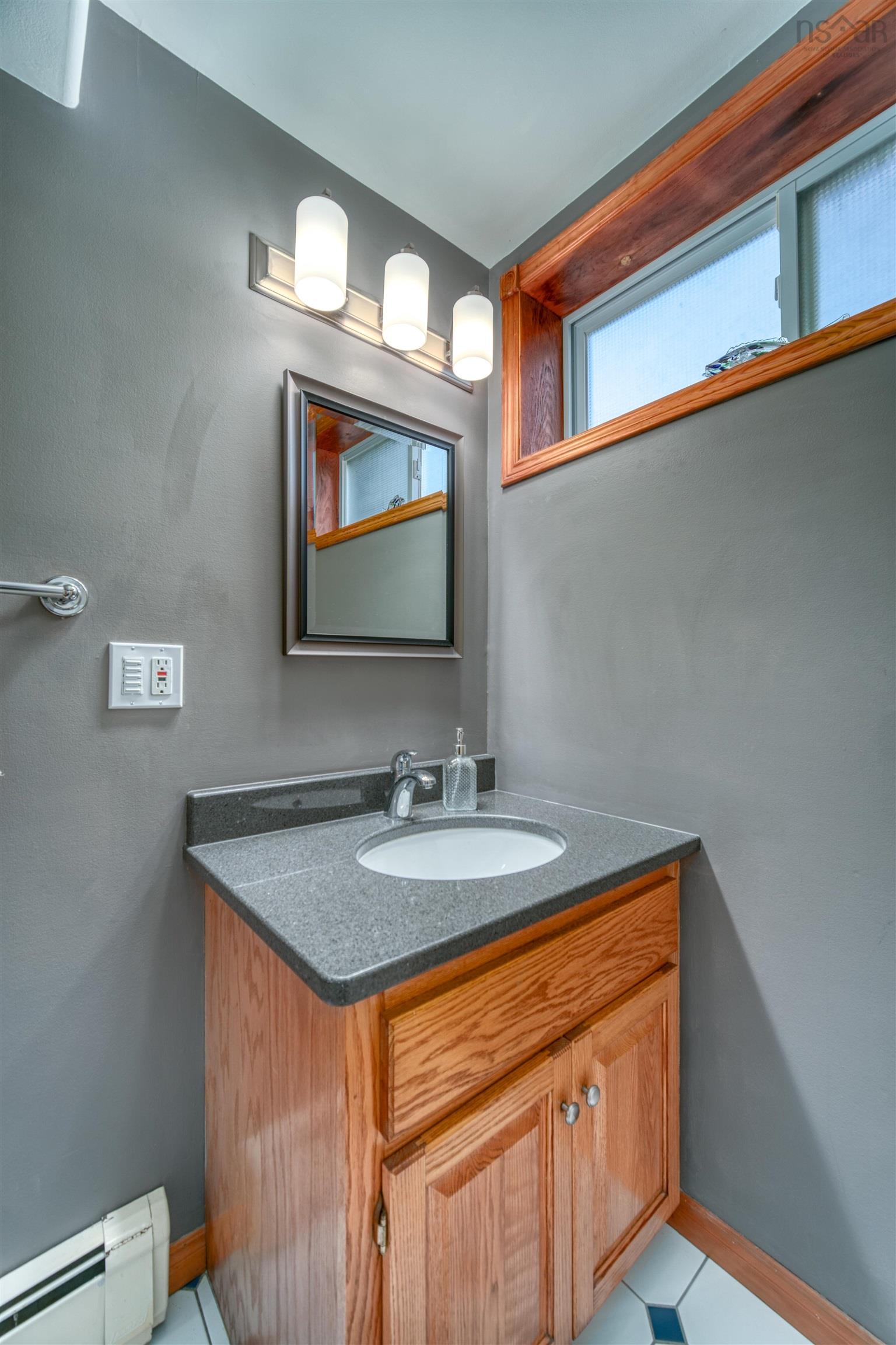 $735,000.00: 5414 Highway 332, Middle Lahave