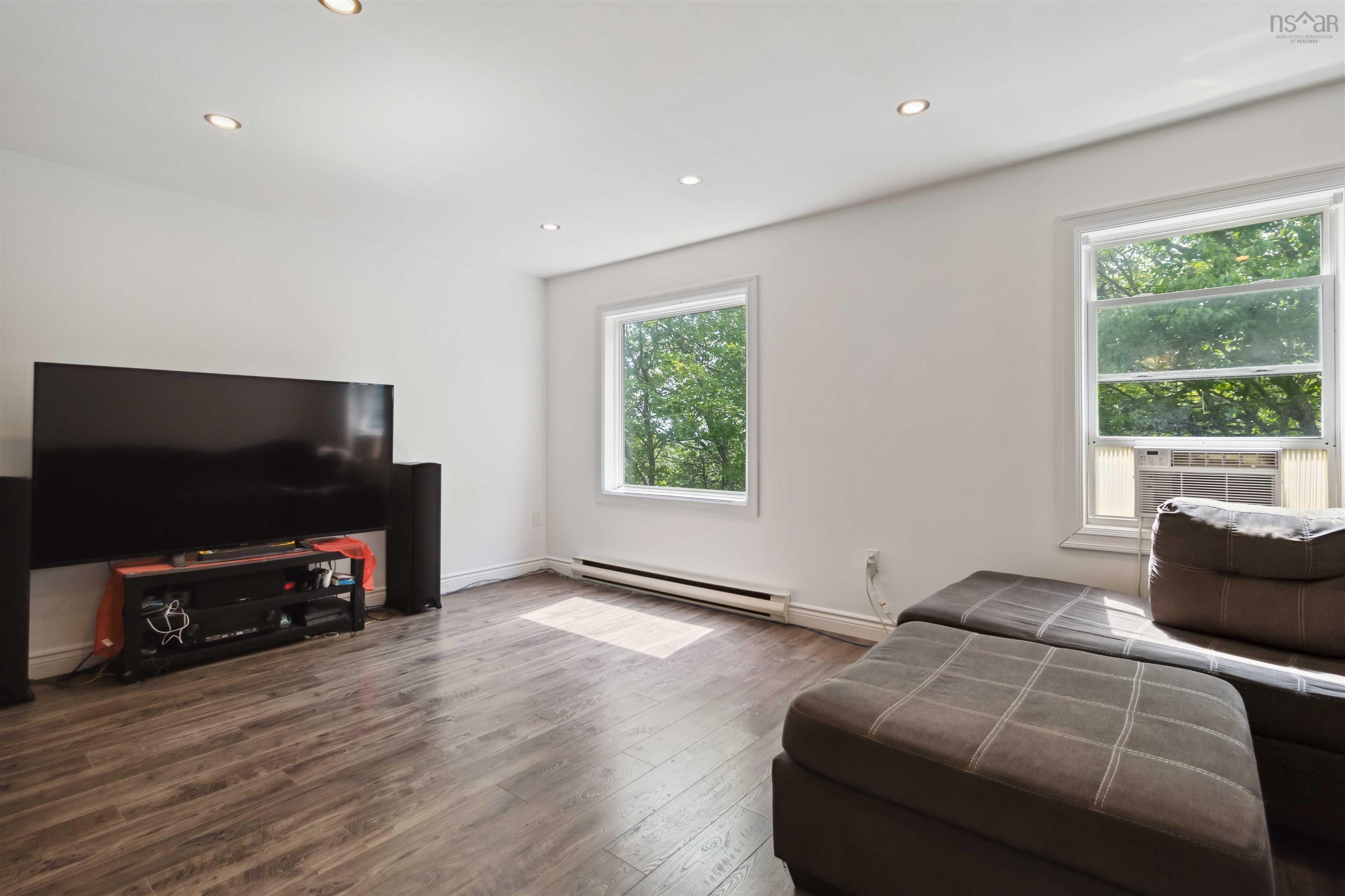 $375,000.00: 8 Collins Grove Ridge, Dartmouth