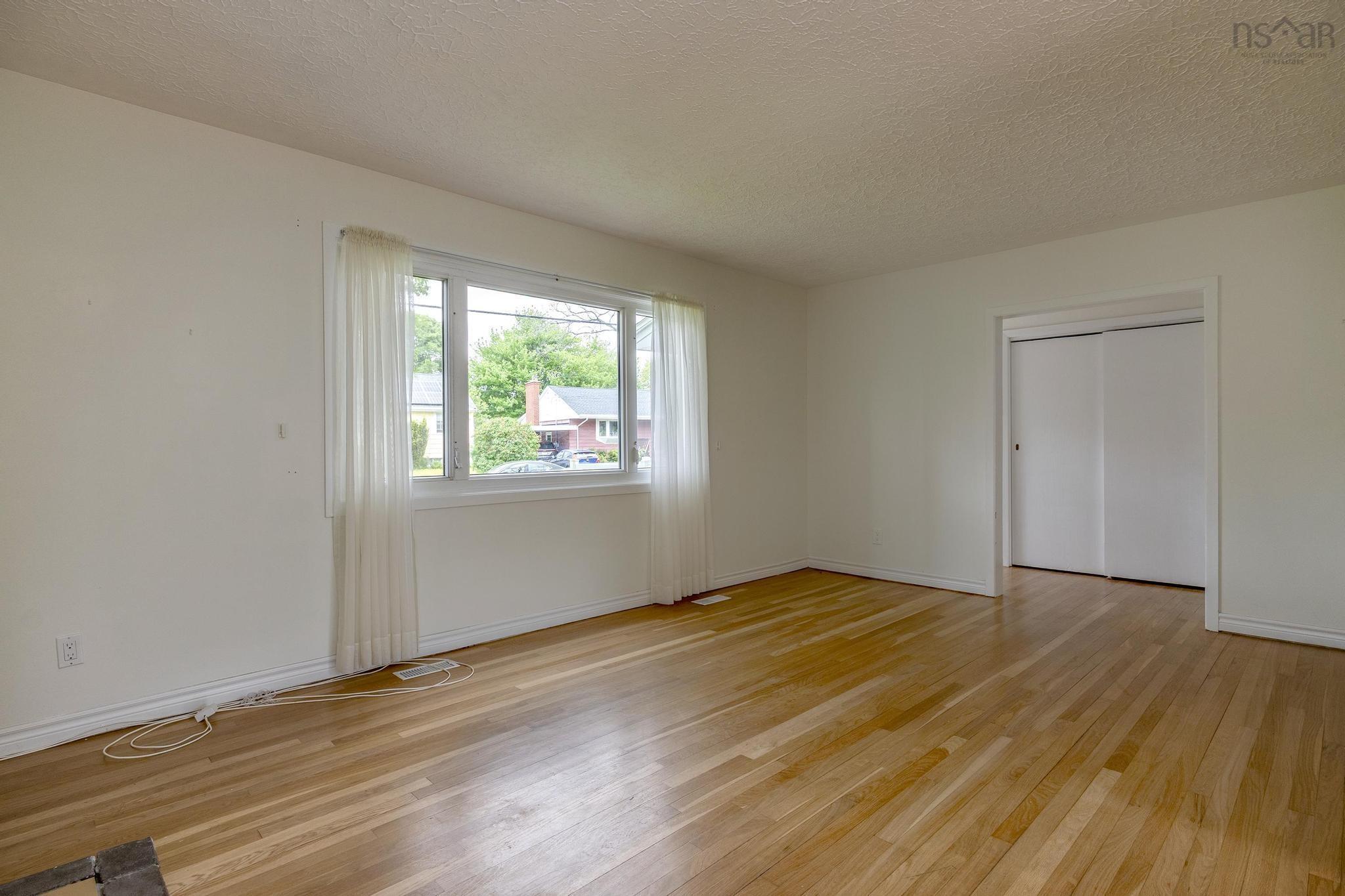$524,900.00: 16 Limardo Drive, Dartmouth