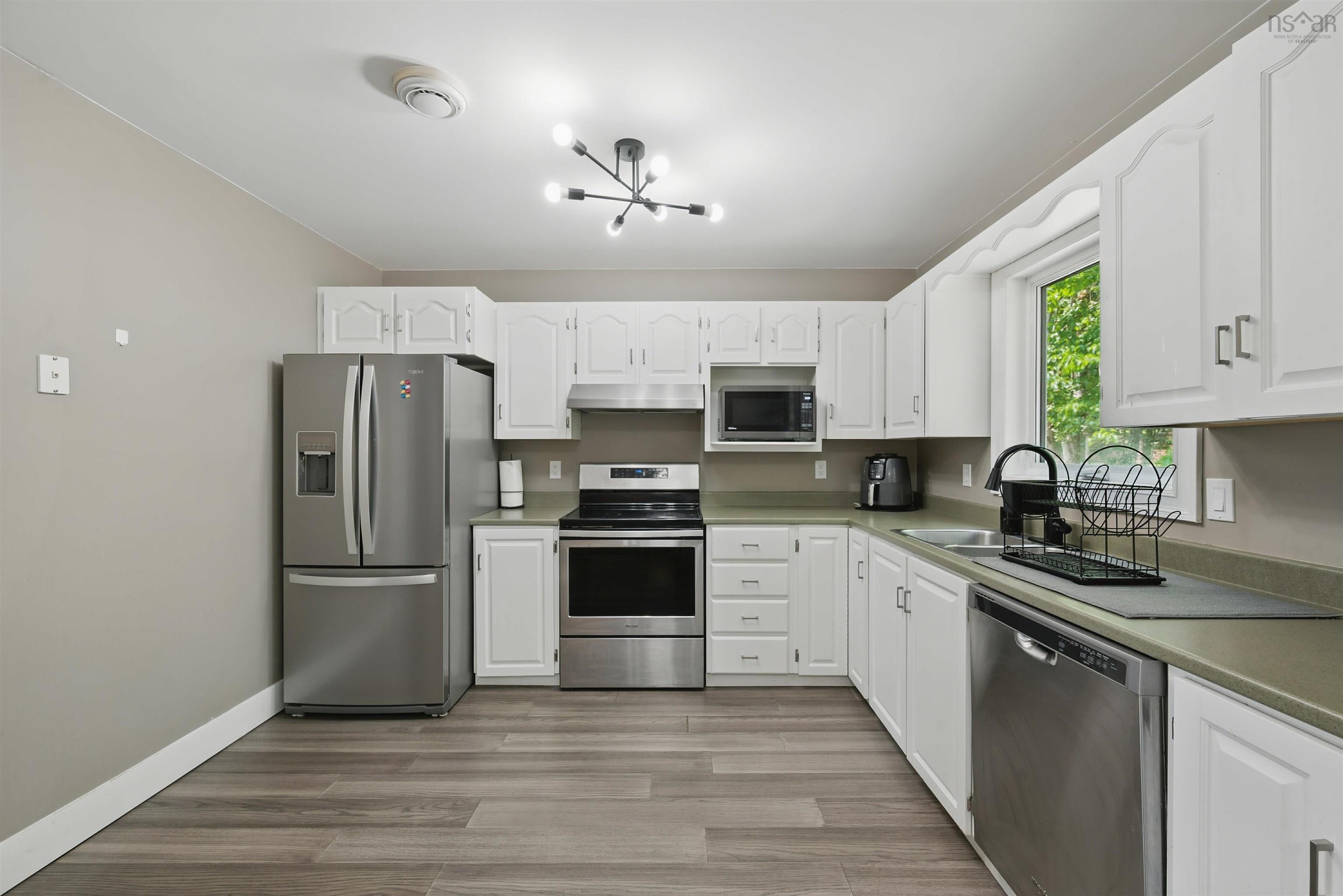 $549,900.00: 11 Bond Court, Lower Sackville
