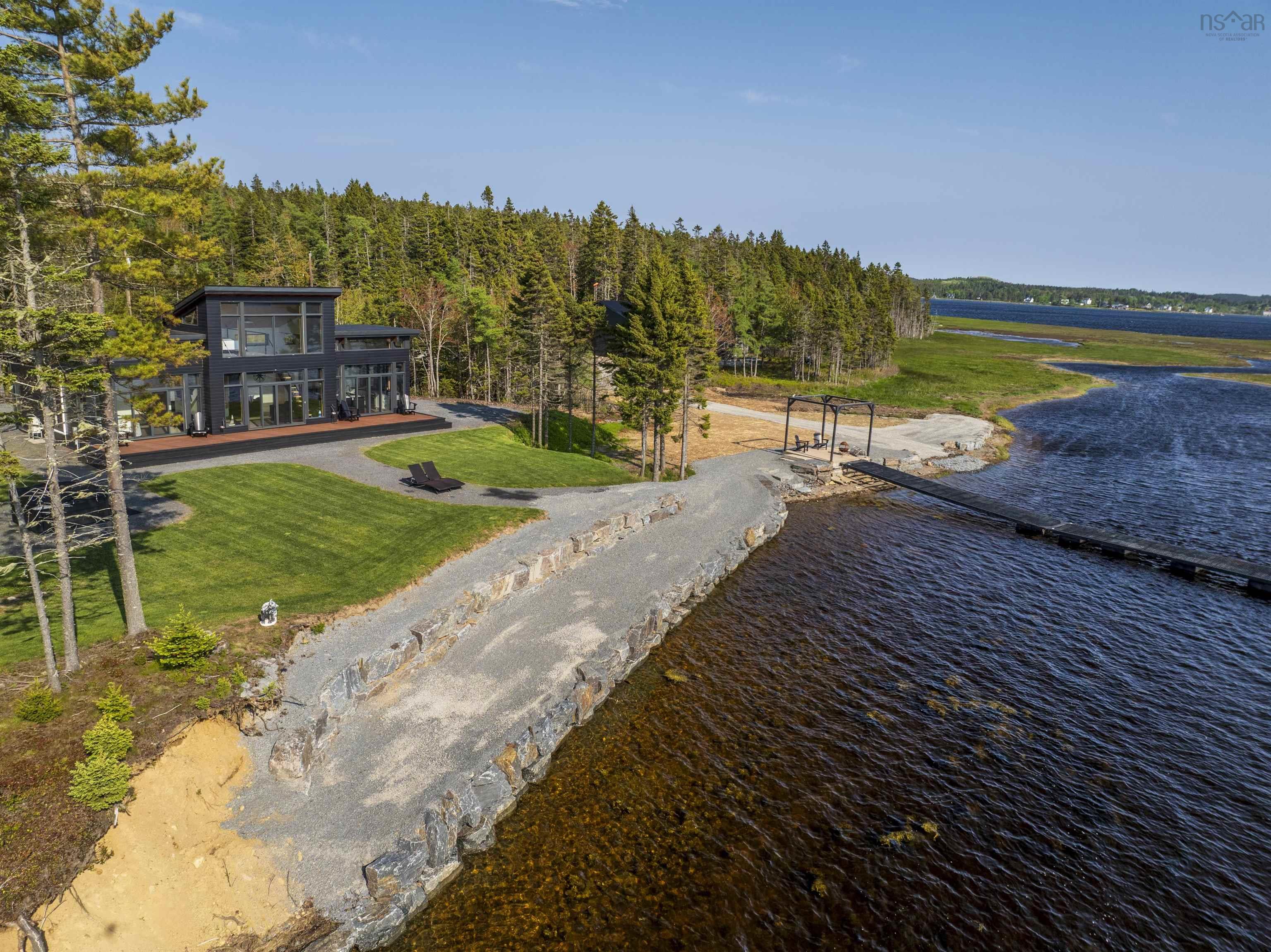 $1,500,000.00: 4125 Highway 332, East Lahave