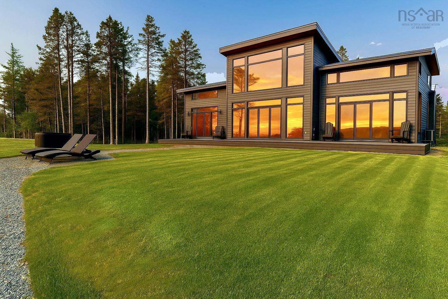 $1,500,000.00: 4125 Highway 332, East Lahave