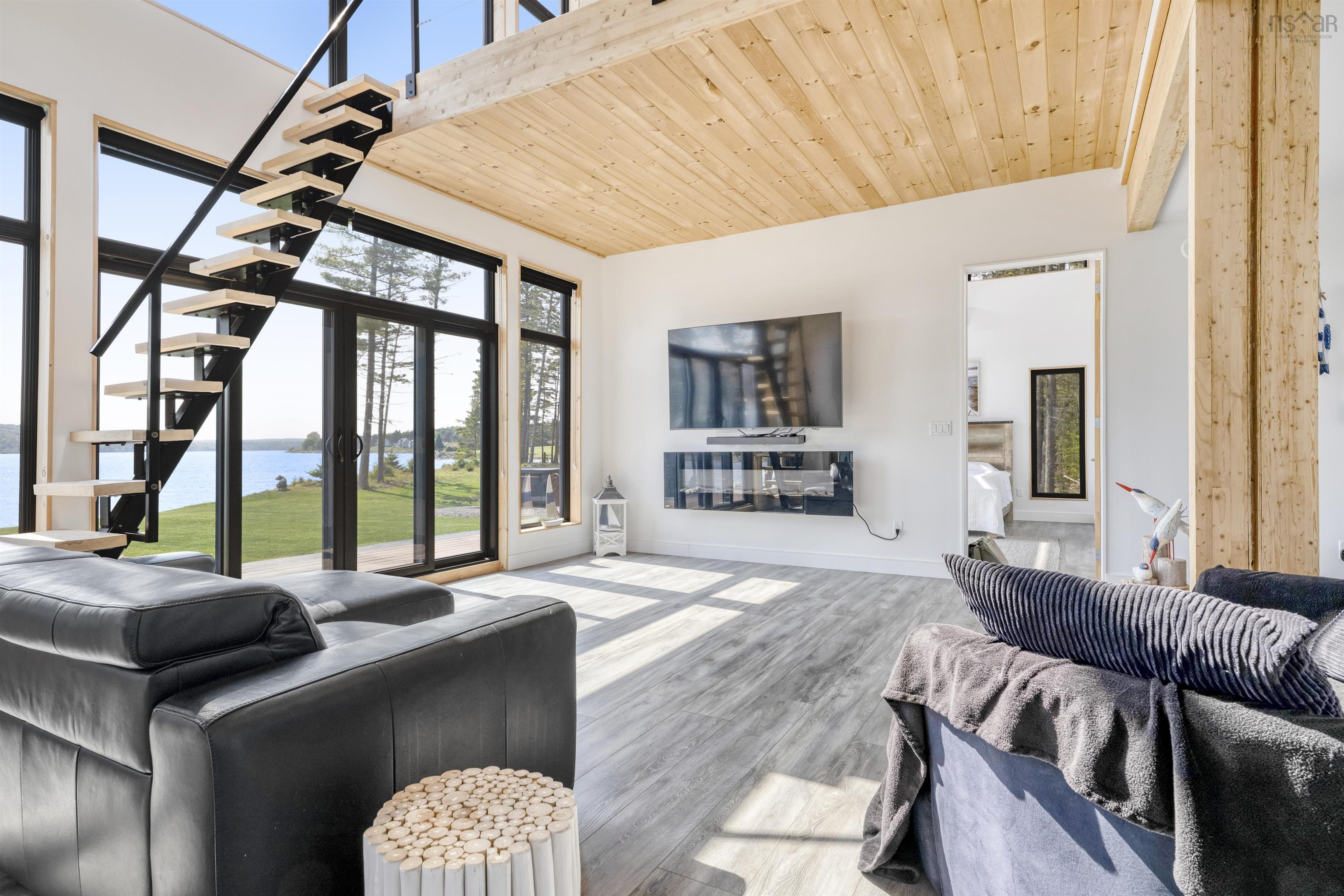 $1,500,000.00: 4125 Highway 332, East Lahave
