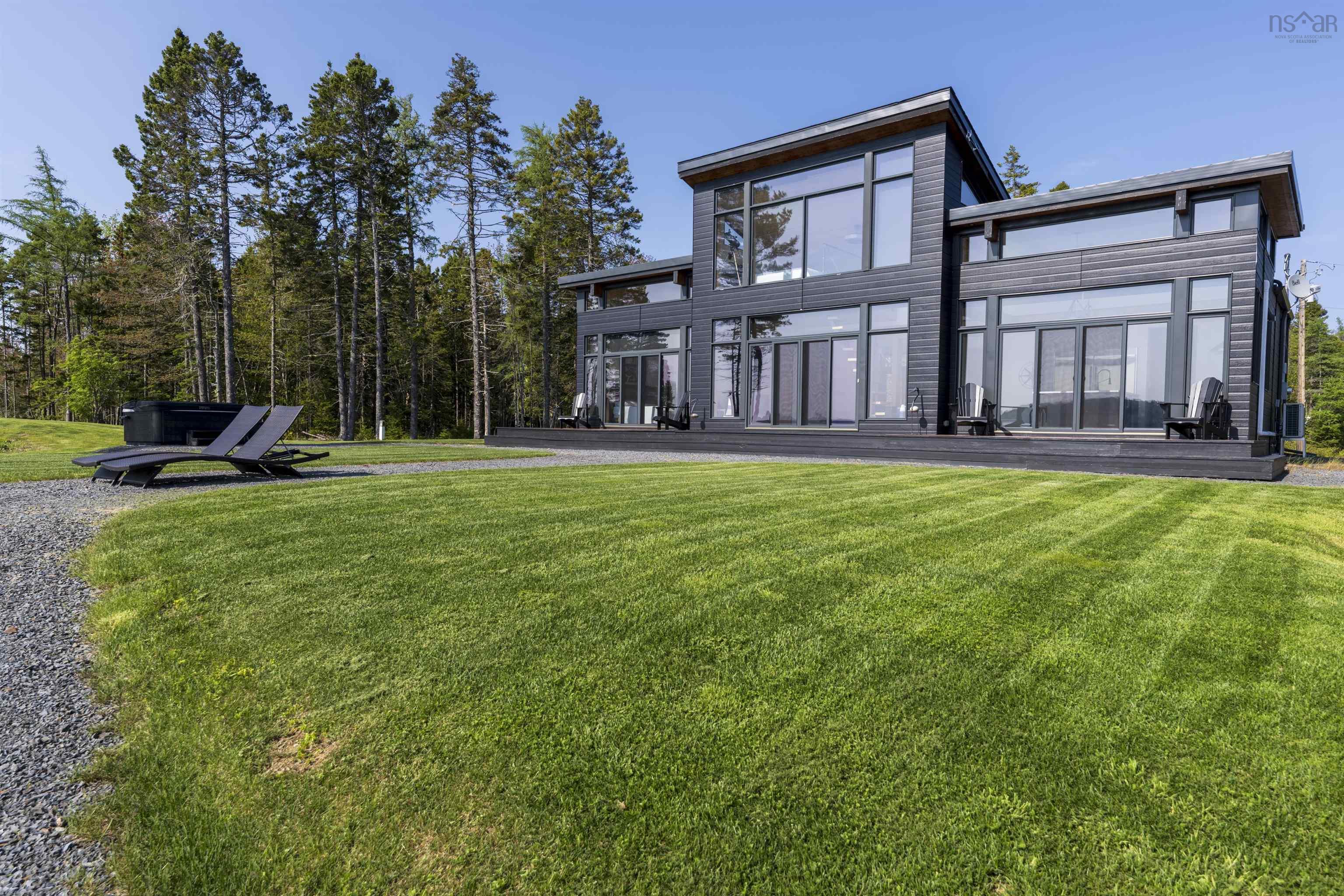$1,500,000.00: 4125 Highway 332, East Lahave