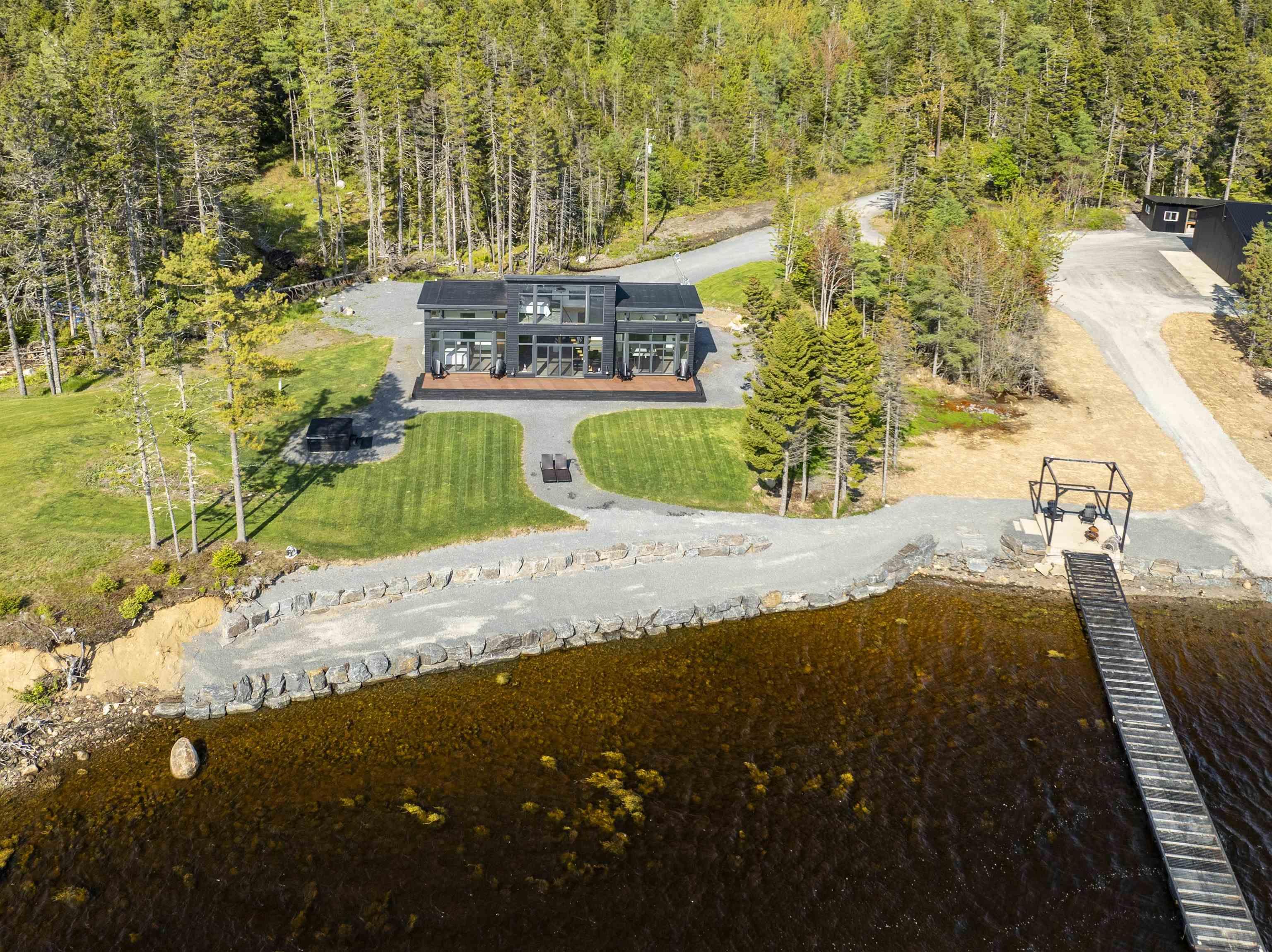 $1,500,000.00: 4125 Highway 332, East Lahave