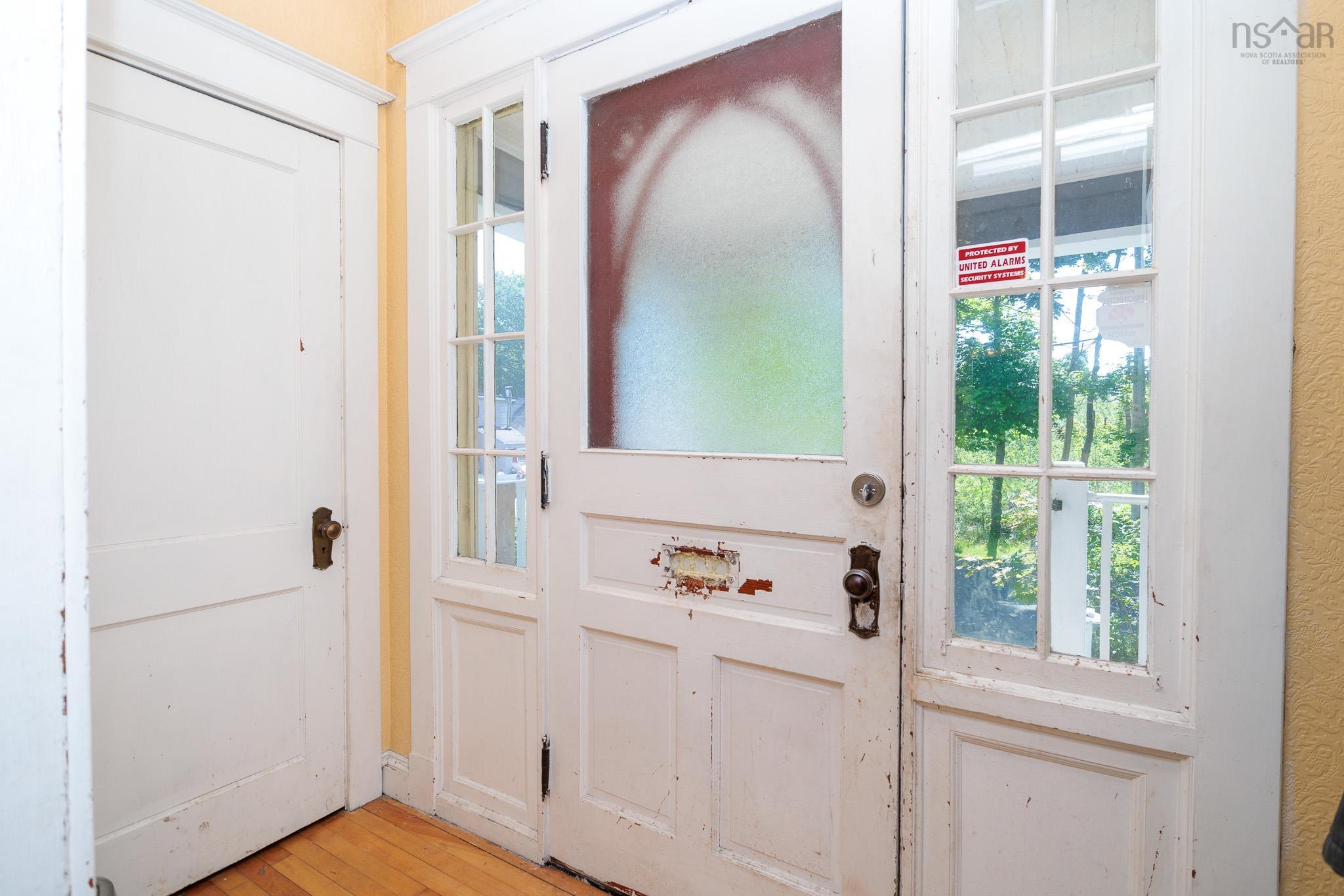 $186,000.00: 27 Victoria Street, North Sydney