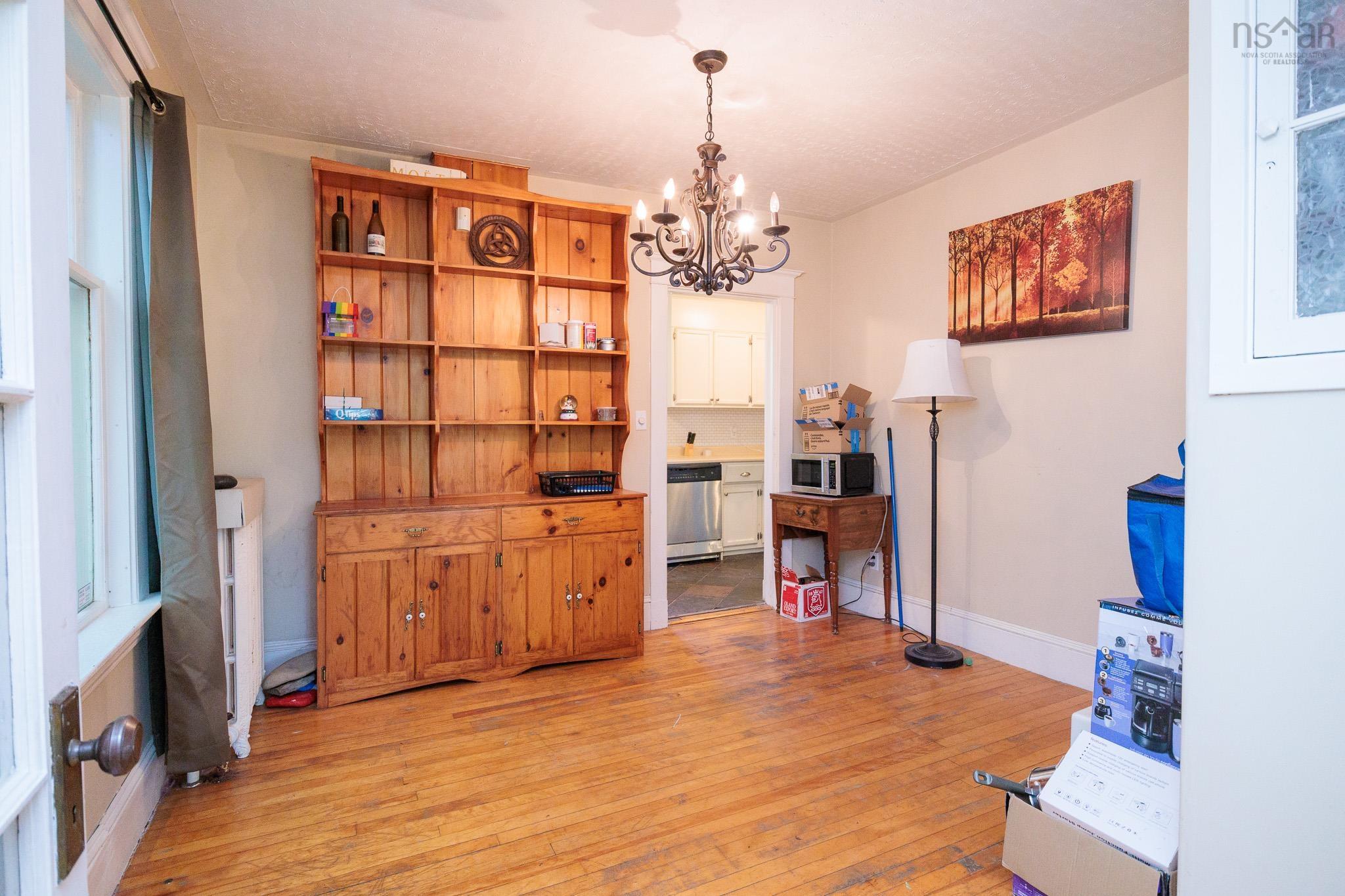 $186,000.00: 27 Victoria Street, North Sydney