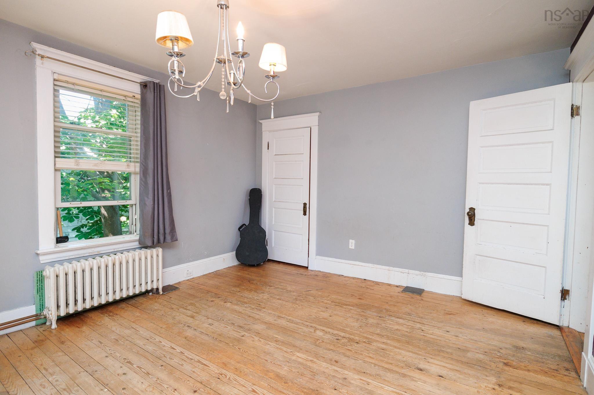 $186,000.00: 27 Victoria Street, North Sydney
