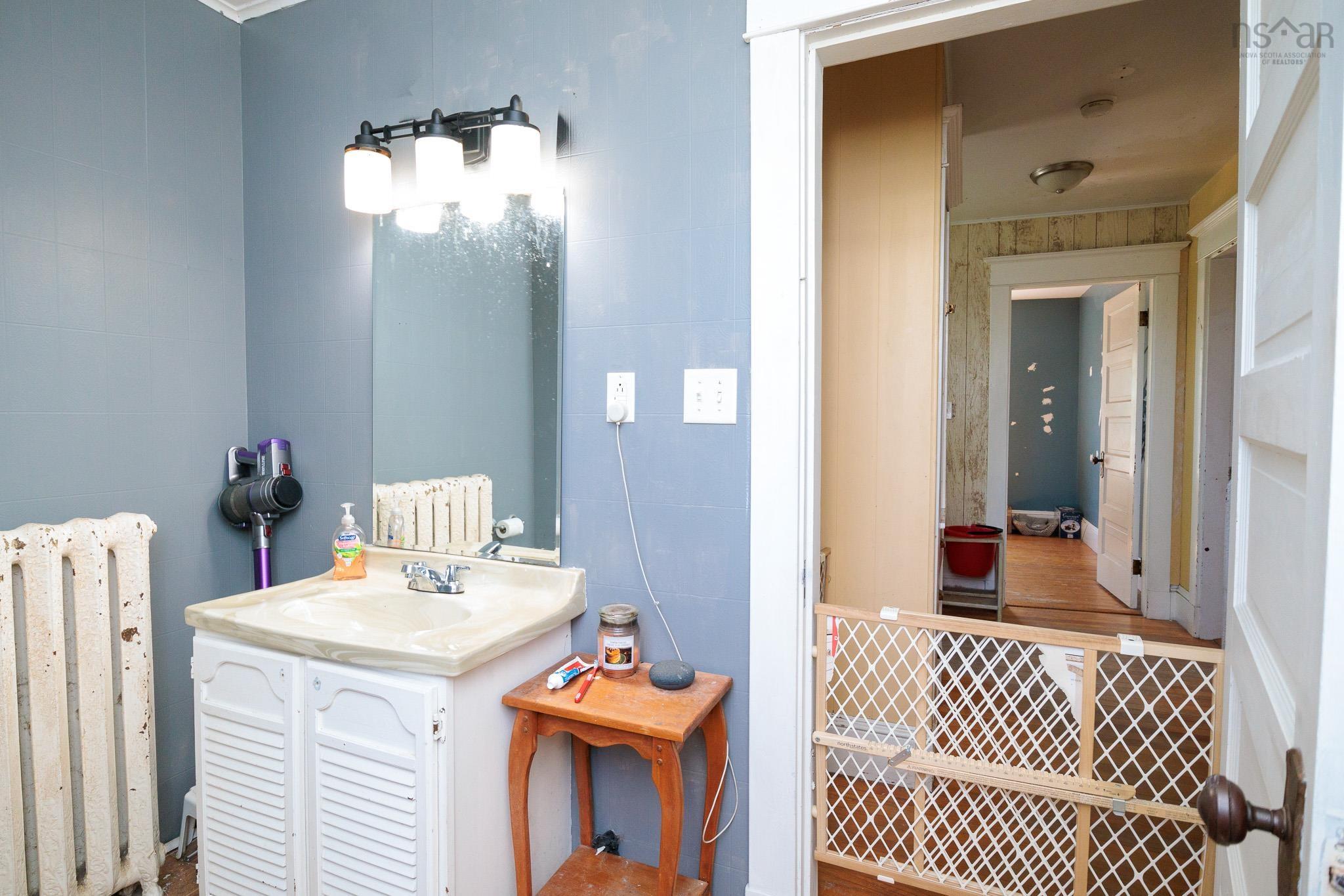$186,000.00: 27 Victoria Street, North Sydney
