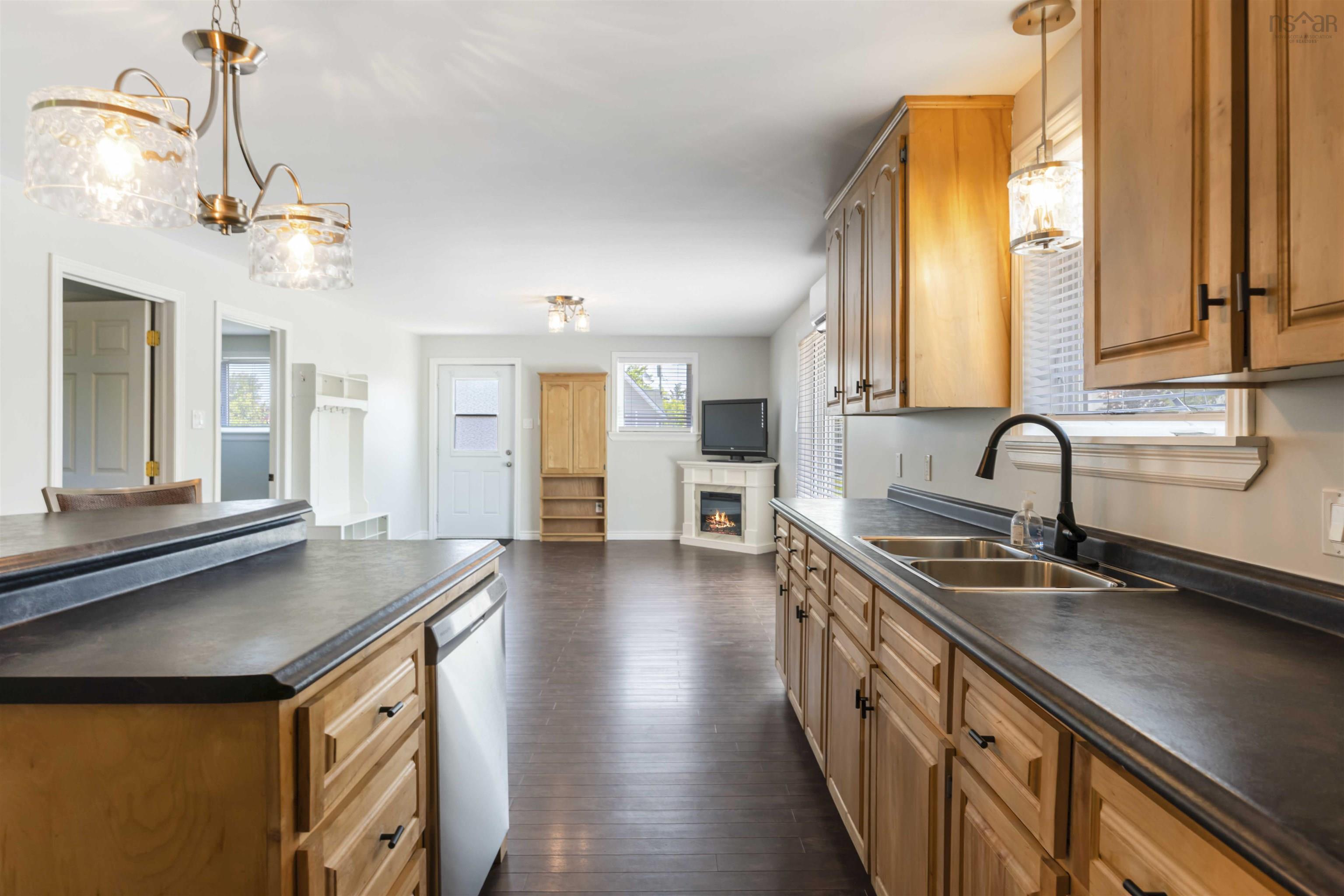 $299,900.00: 13 Centre Street, Middleton