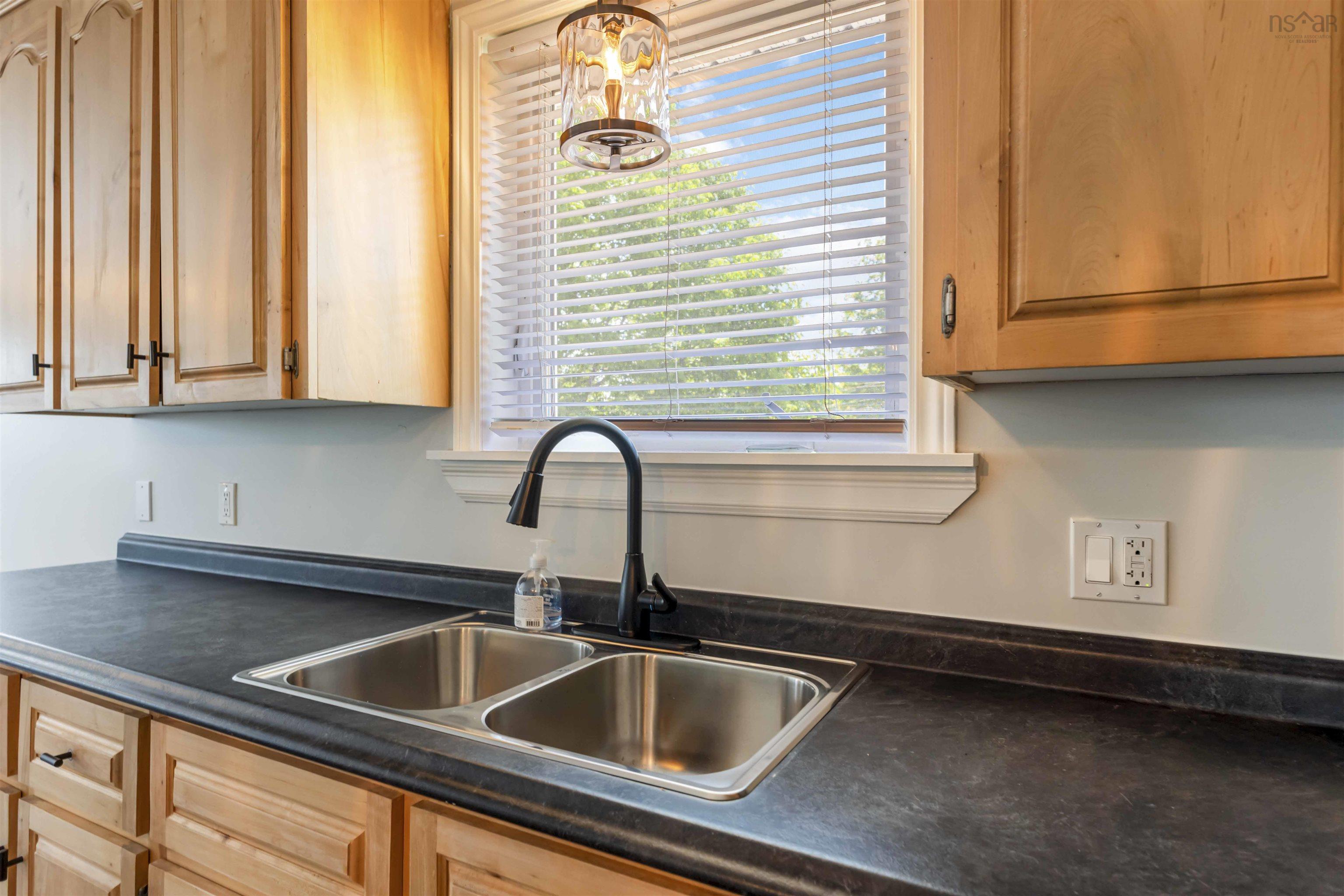 $299,900.00: 13 Centre Street, Middleton