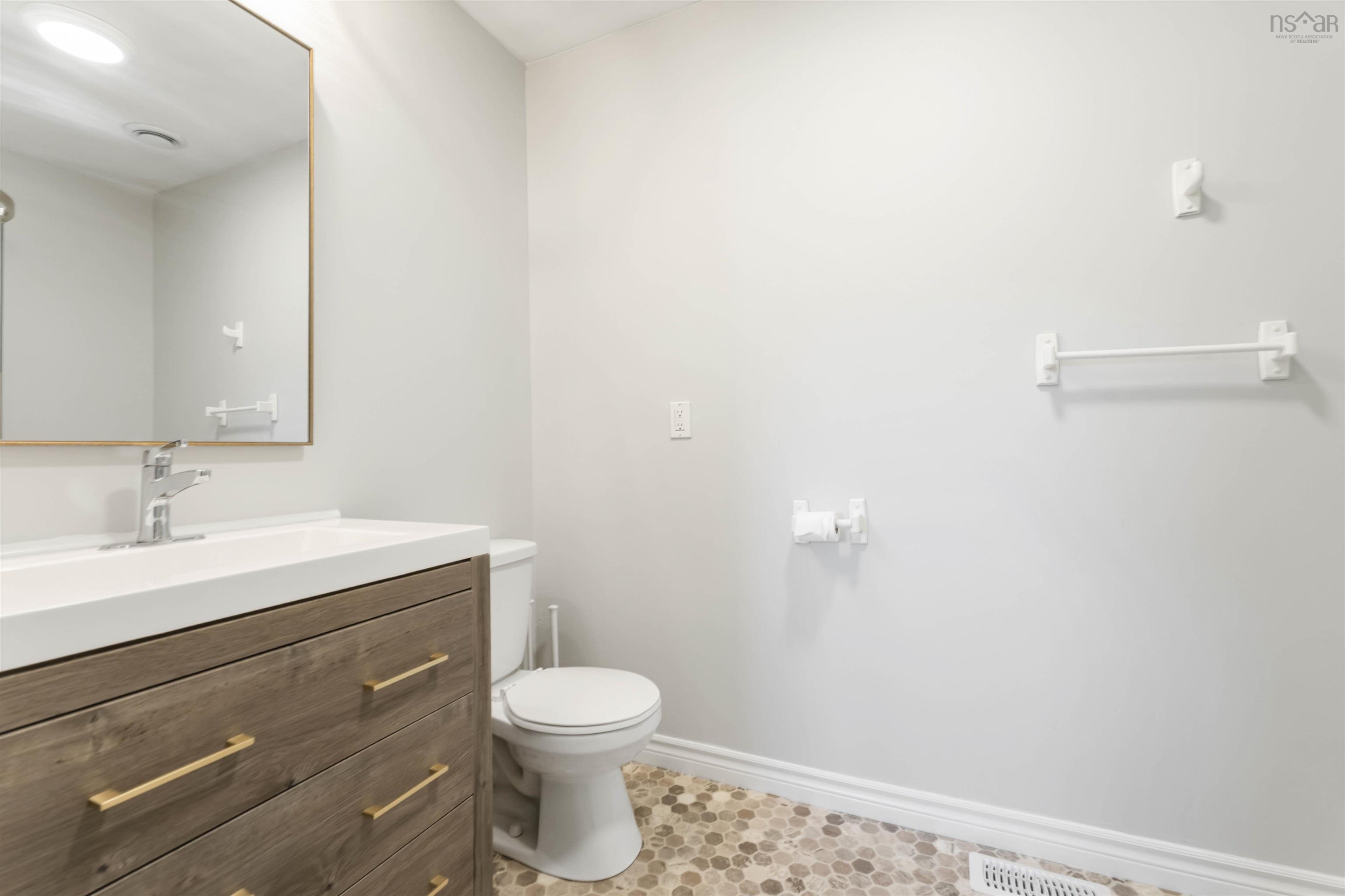 $299,900.00: 13 Centre Street, Middleton