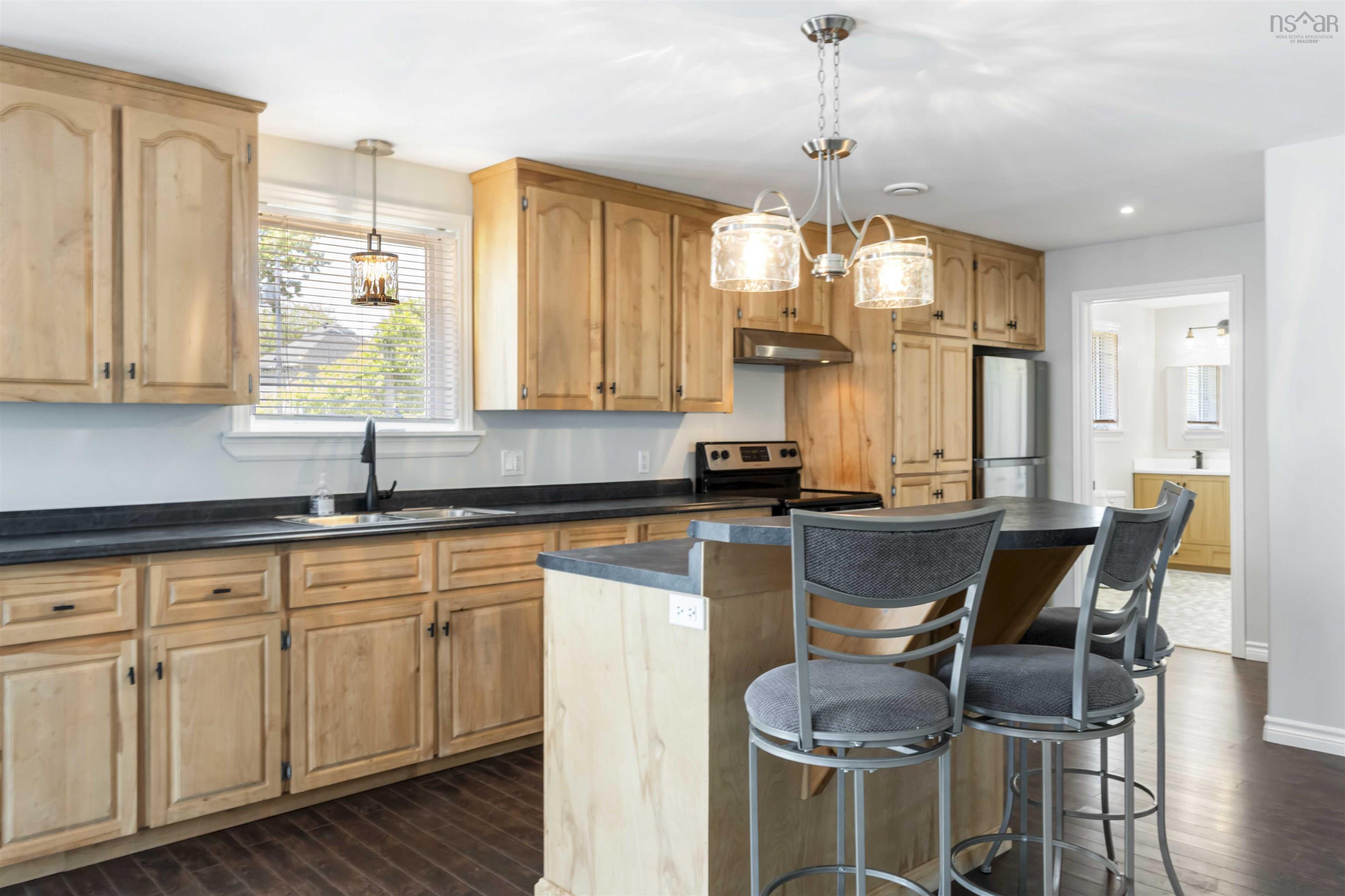 $299,900.00: 13 Centre Street, Middleton