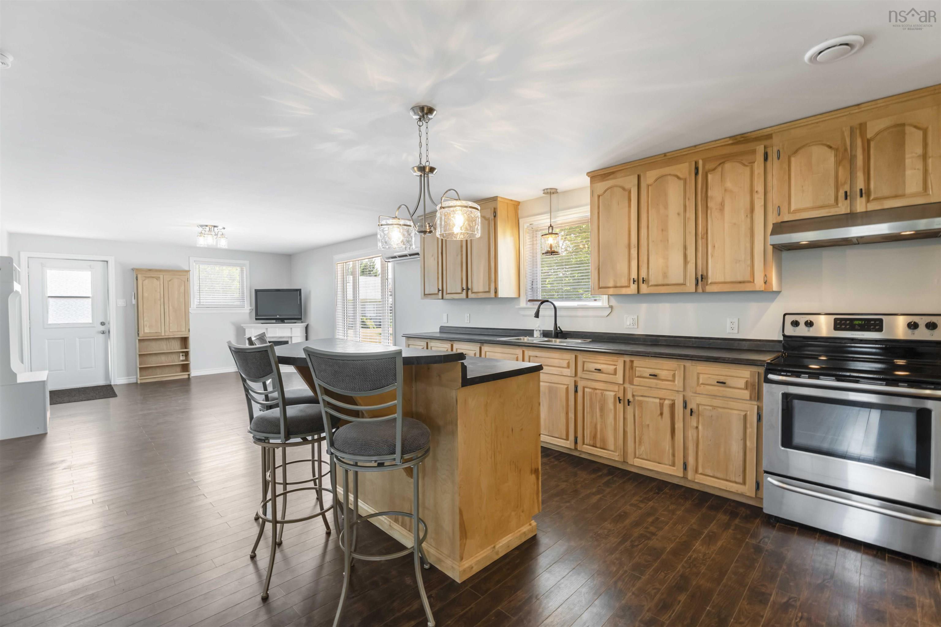 $299,900.00: 13 Centre Street, Middleton