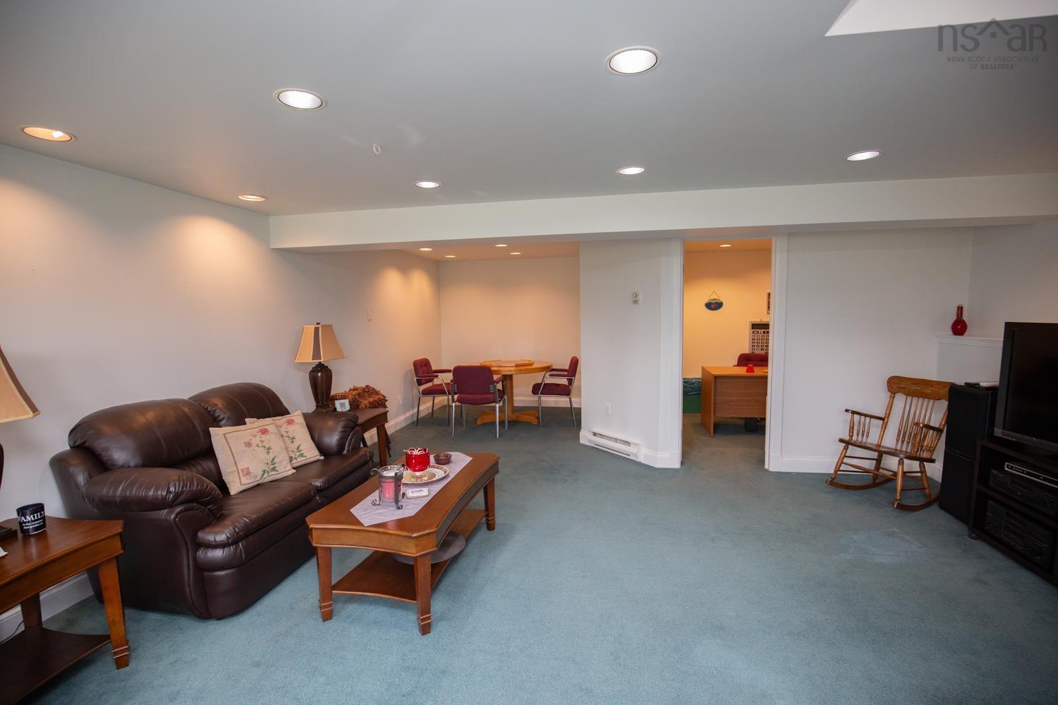 $514,400.00: 489 SALMON RIVER Road, Valley