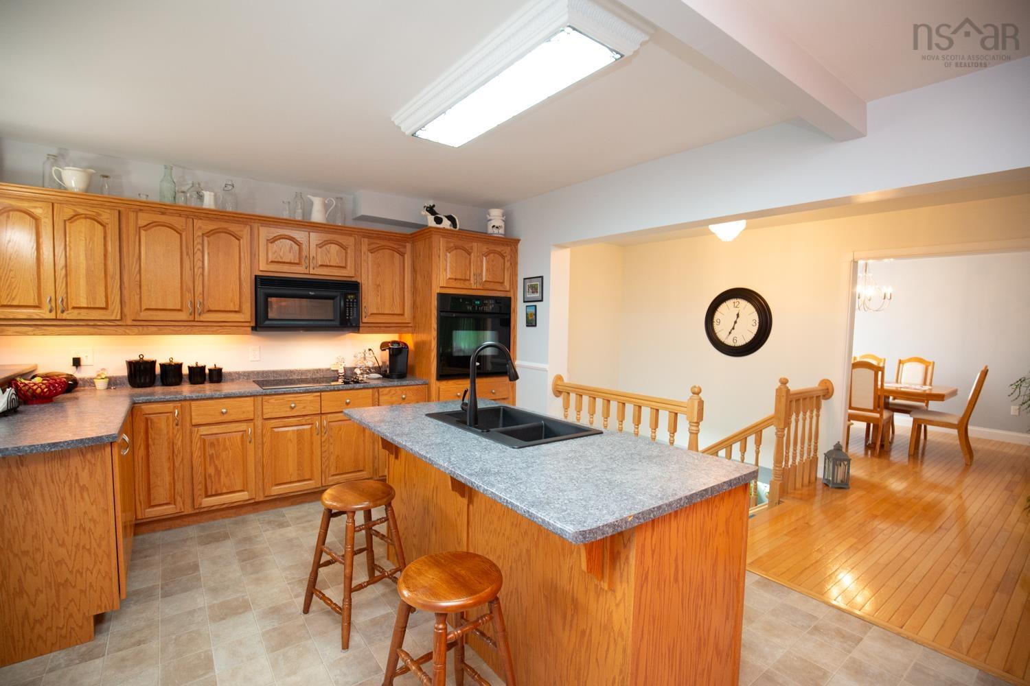 $514,400.00: 489 SALMON RIVER Road, Valley