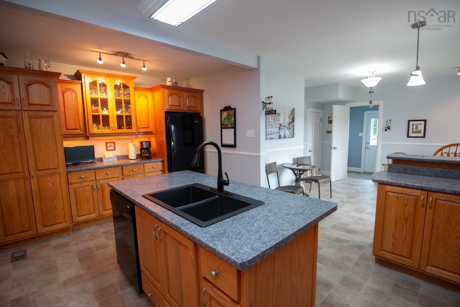 $514,400.00: 489 SALMON RIVER Road, Valley
