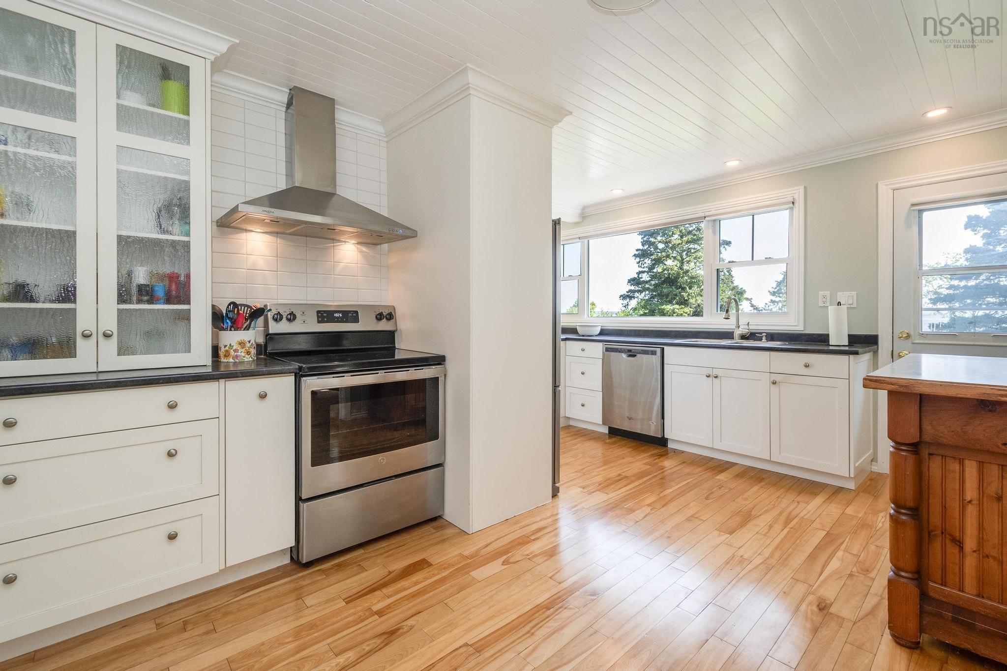 $664,900.00: 1435 Highway 329, Mill Cove
