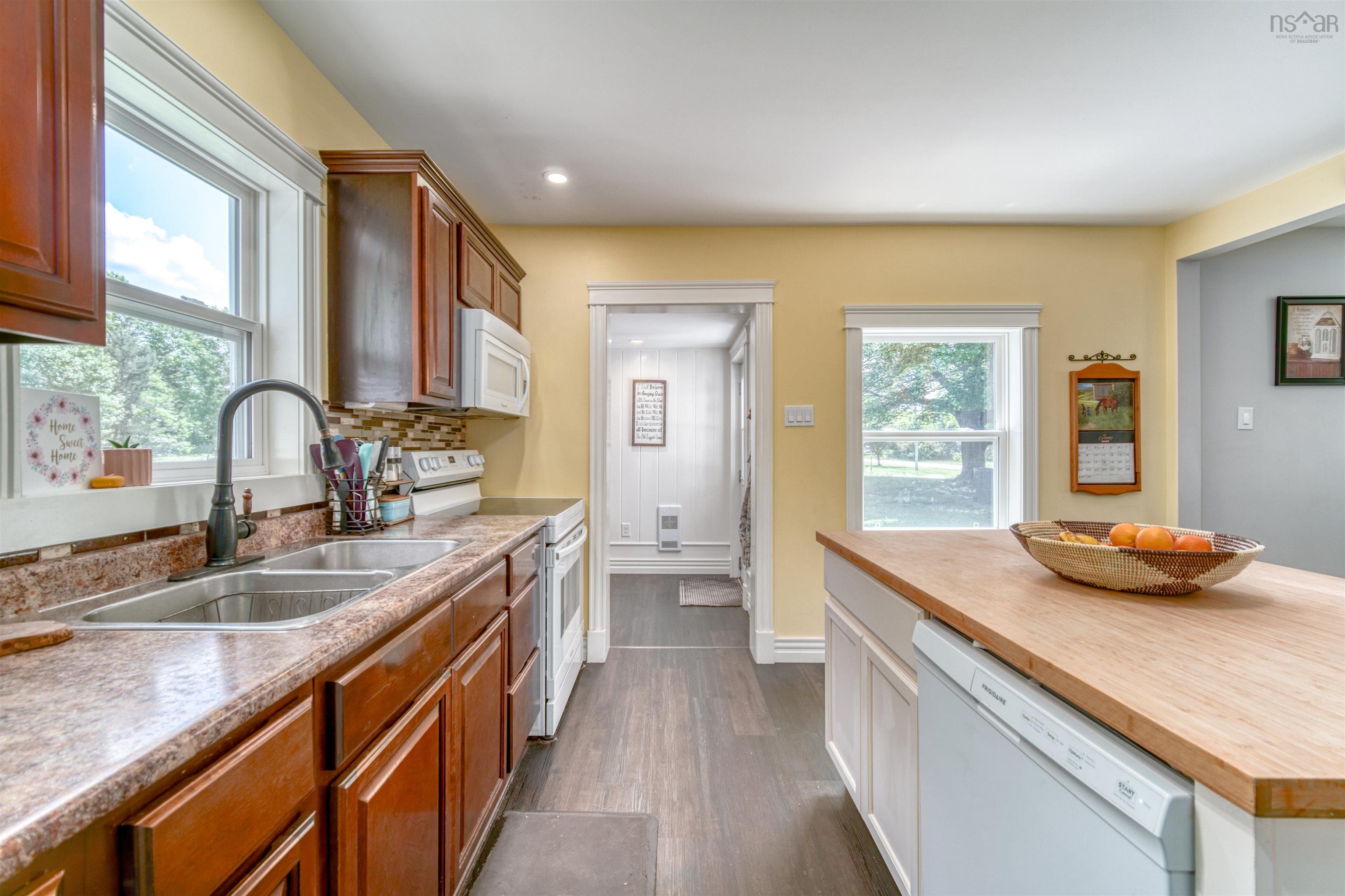 $372,500.00: 242 Dodge Road, Wilmot
