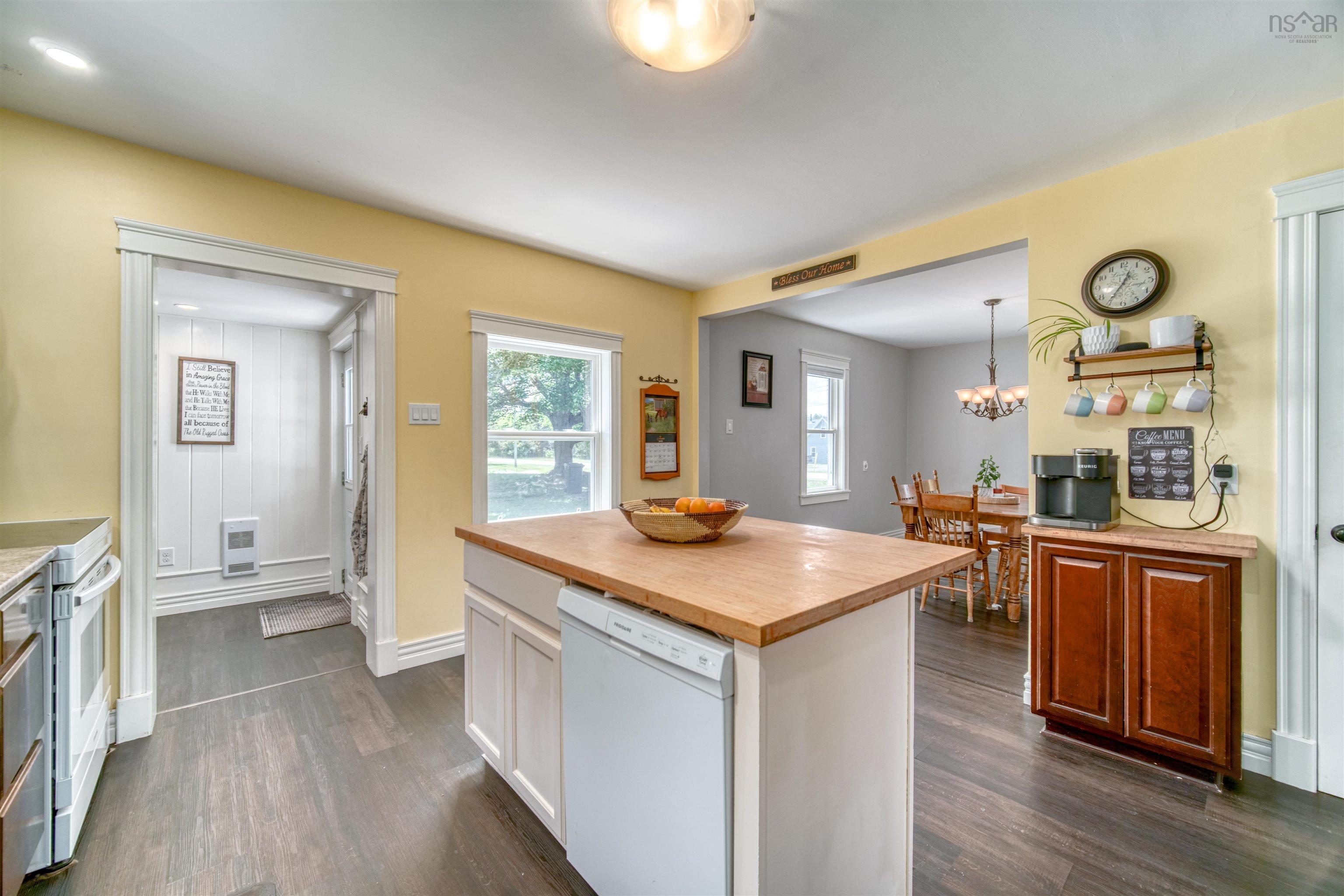 $372,500.00: 242 Dodge Road, Wilmot