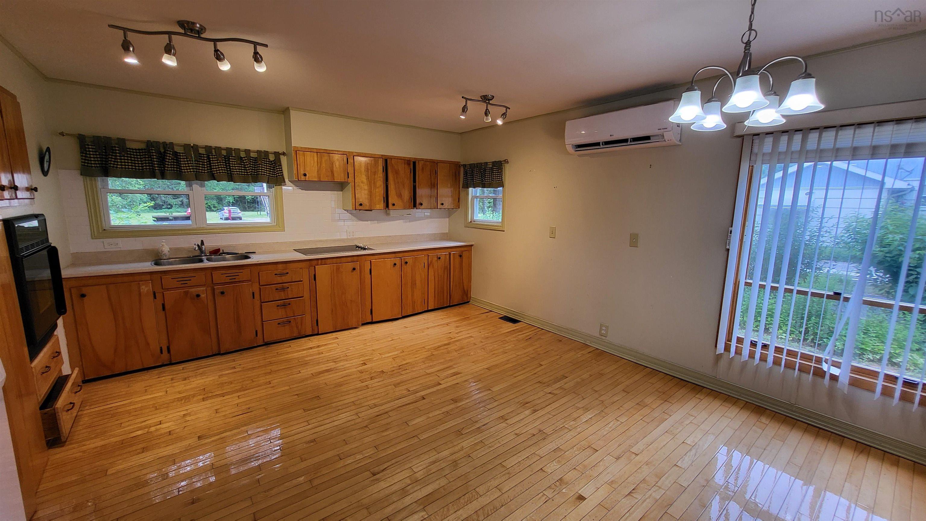 $319,900.00: 256 Dodge Road, Wilmot