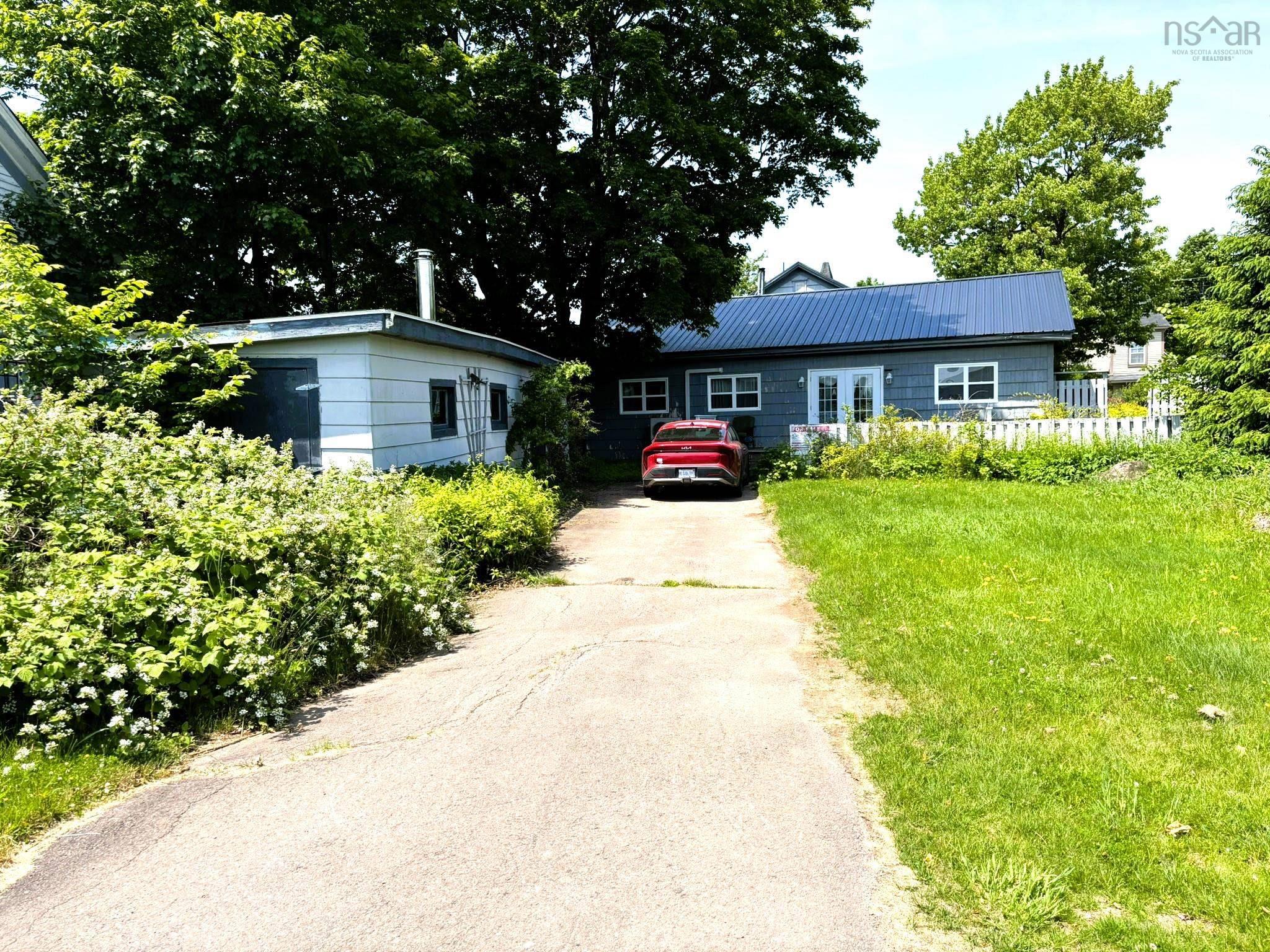 $339,900.00: 44 Church Street, Parrsboro