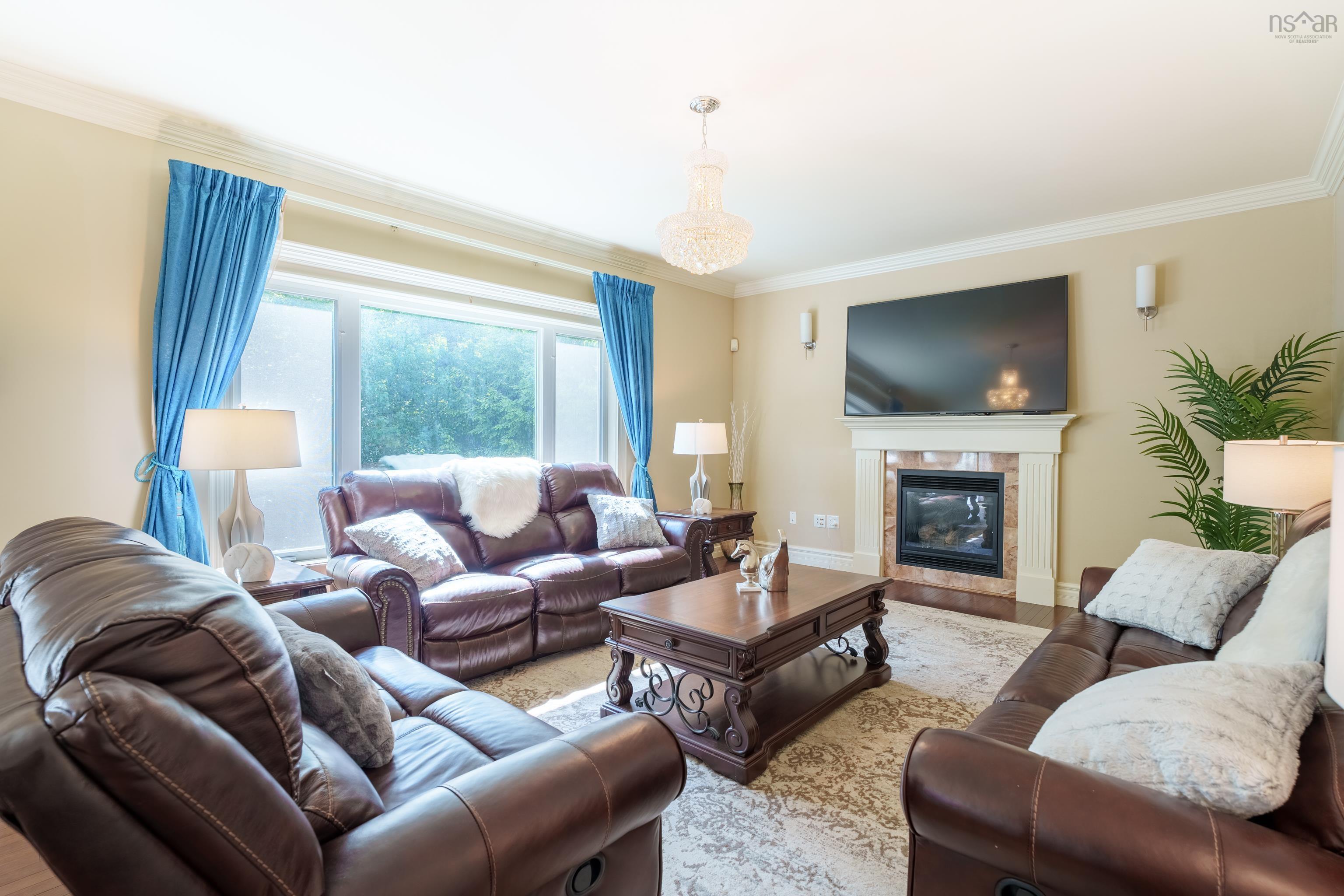 $1,299,900.00: 6 Worthington Place, Bedford