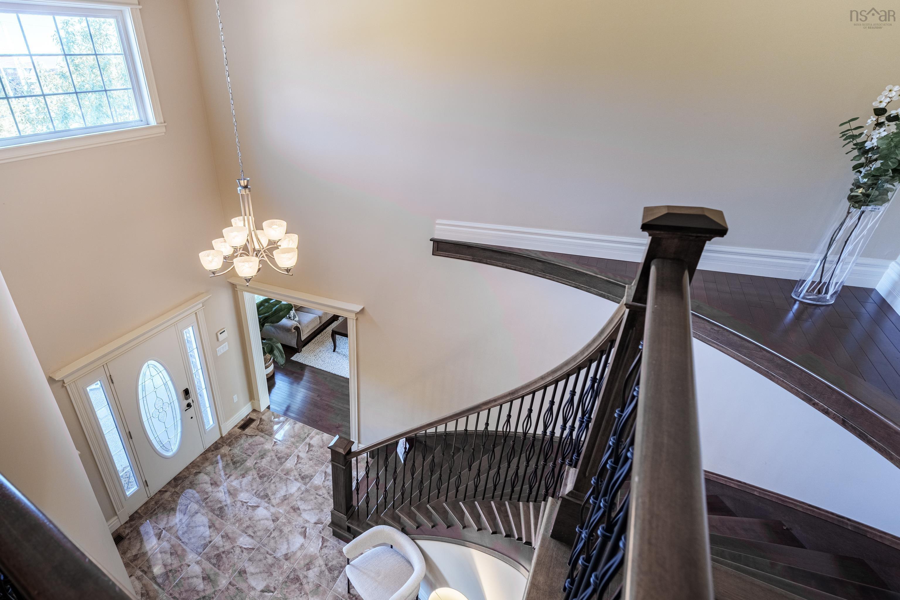 $1,299,900.00: 6 Worthington Place, Bedford