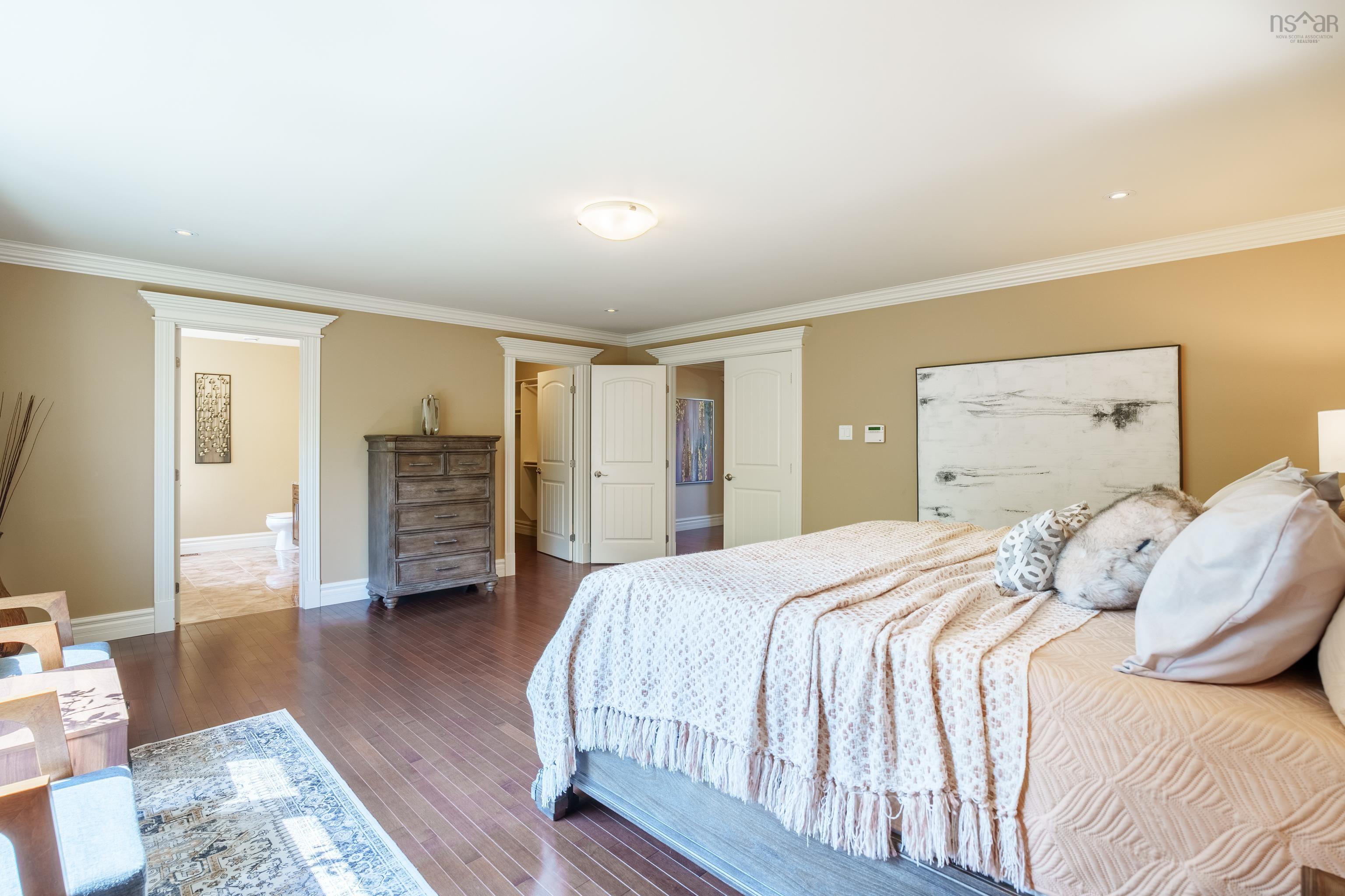 $1,299,900.00: 6 Worthington Place, Bedford