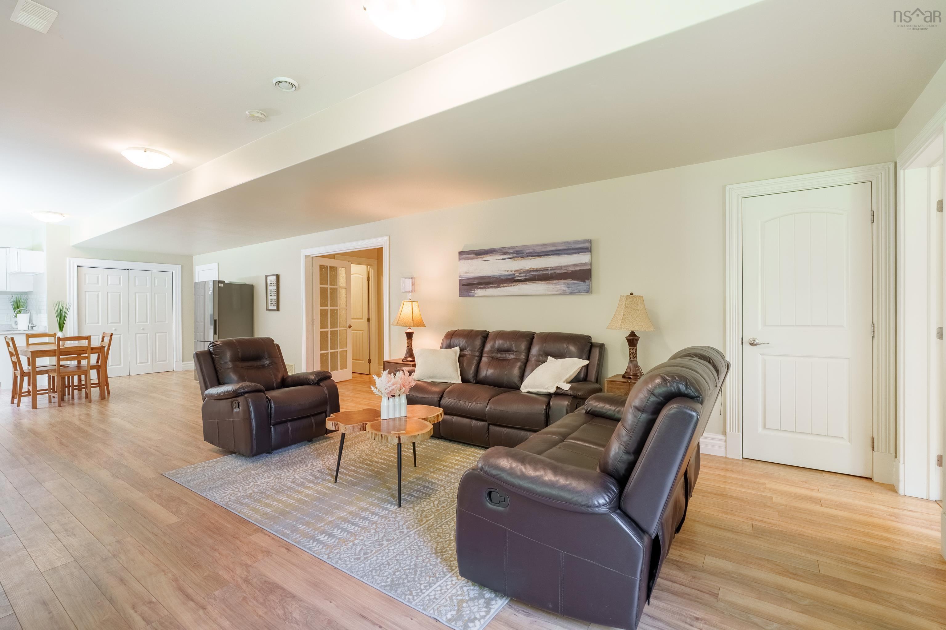 $1,299,900.00: 6 Worthington Place, Bedford