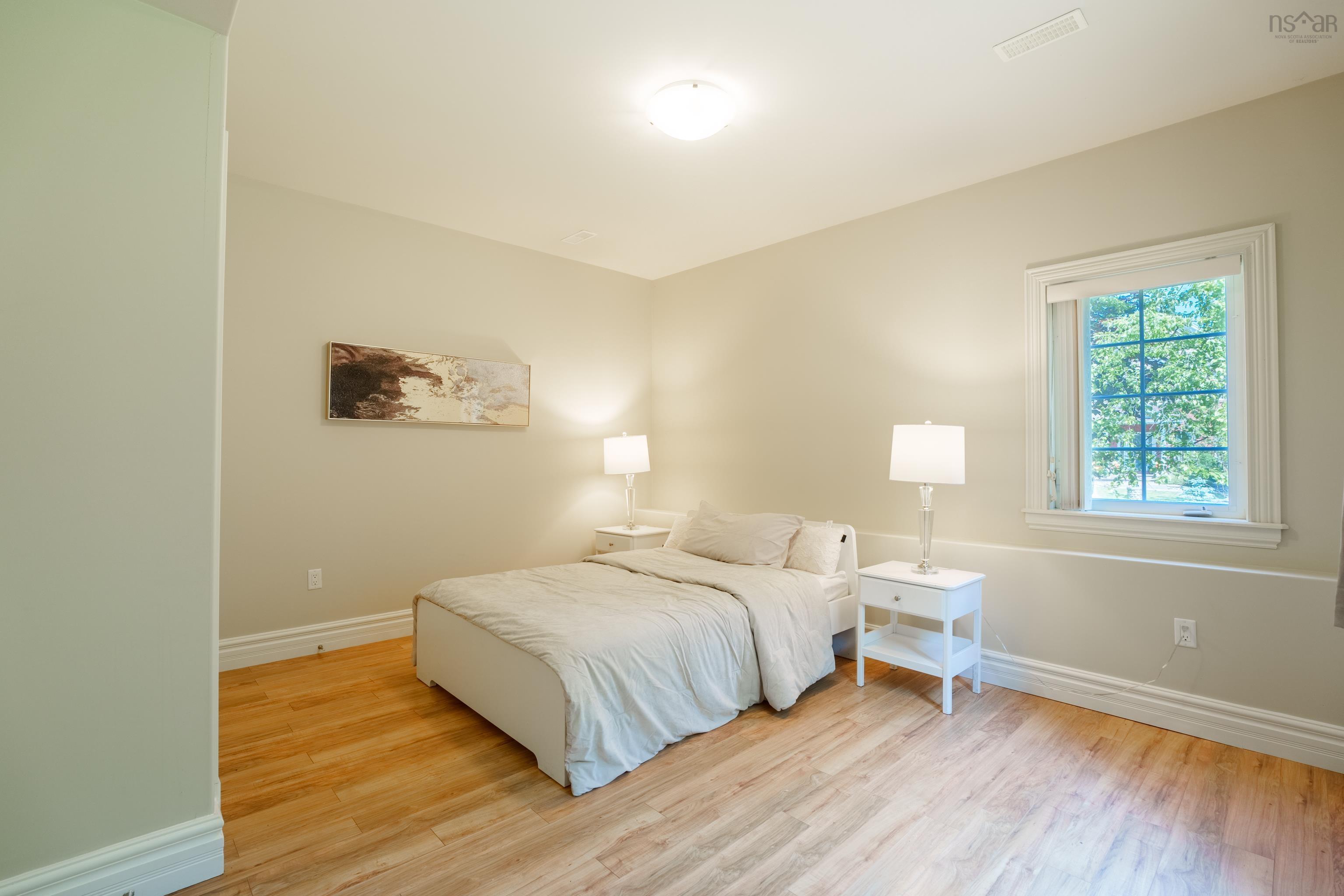 $1,299,900.00: 6 Worthington Place, Bedford