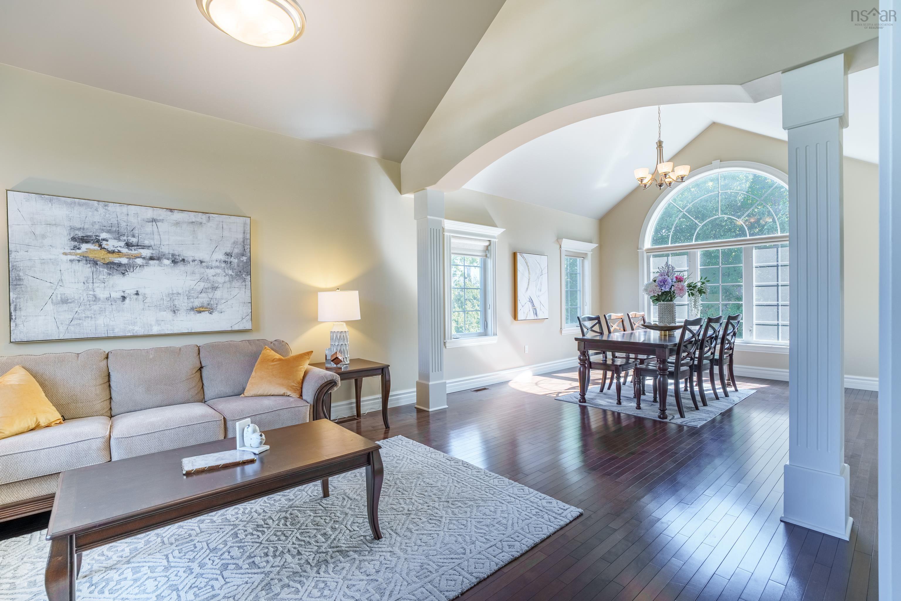 $1,299,900.00: 6 Worthington Place, Bedford