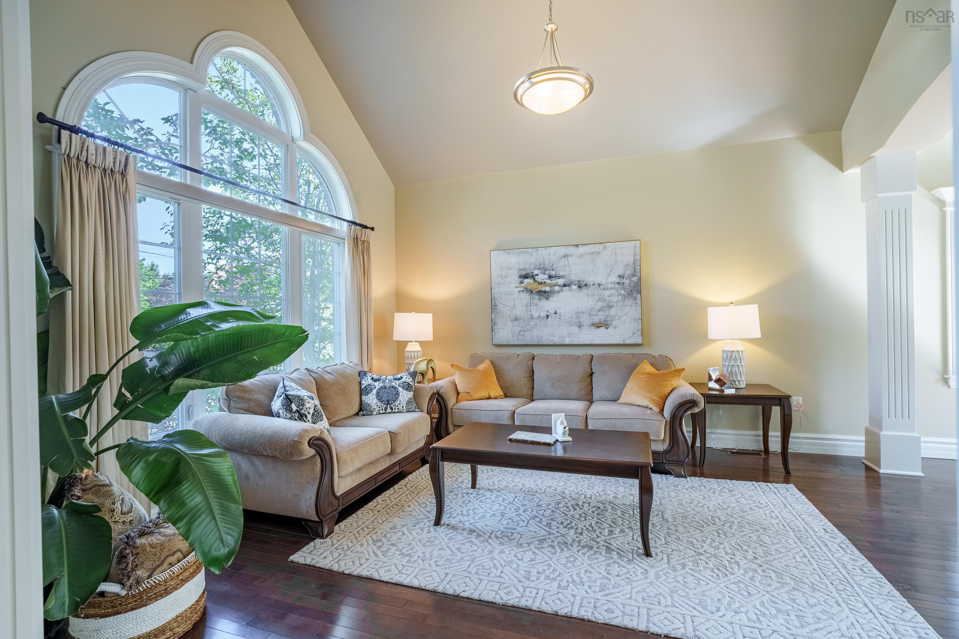 $1,299,900.00: 6 Worthington Place, Bedford