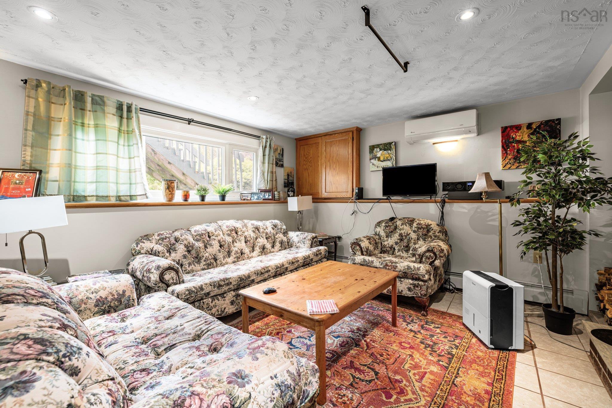 $634,900.00: 50 Redwood Avenue, Halifax