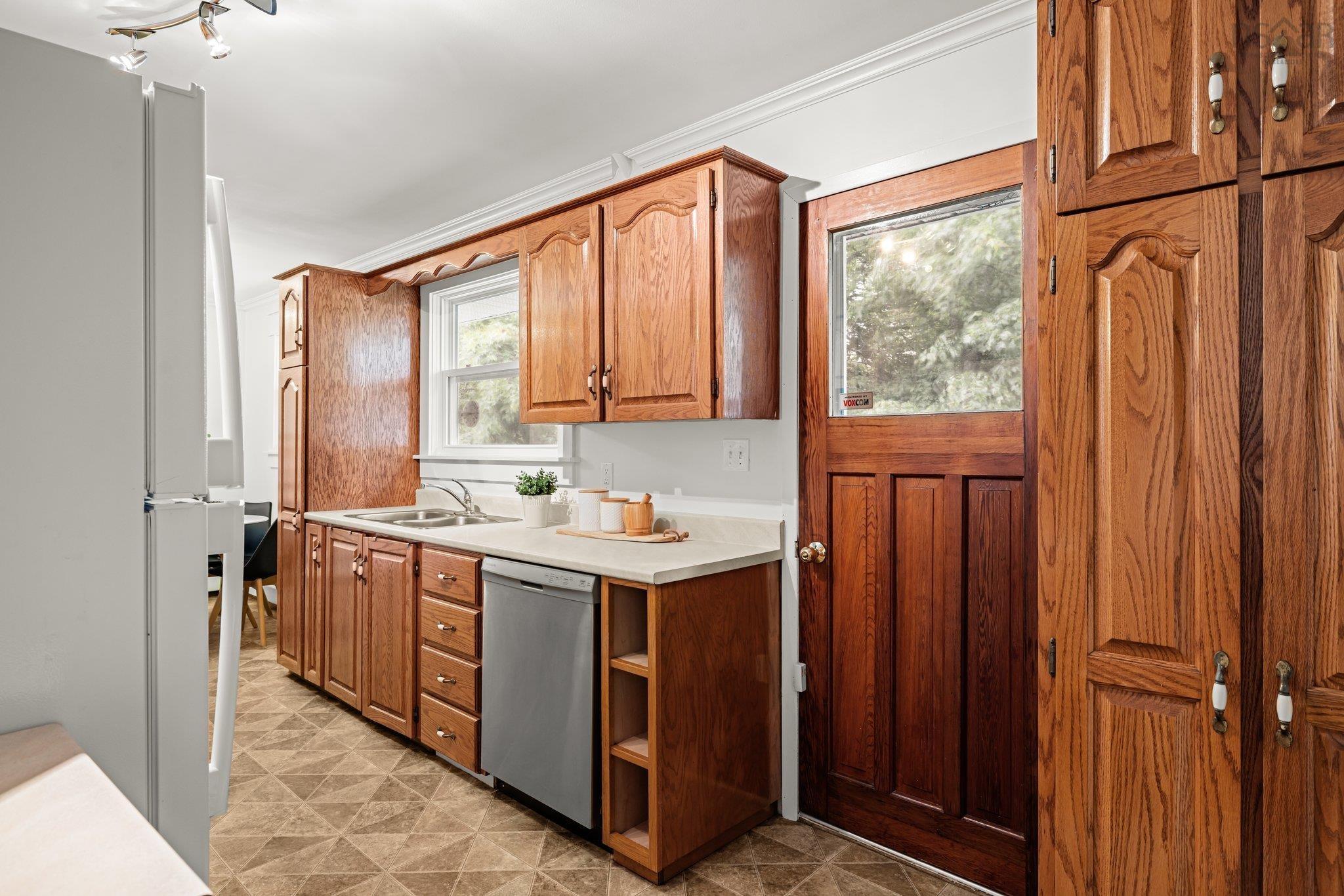 $634,900.00: 50 Redwood Avenue, Halifax