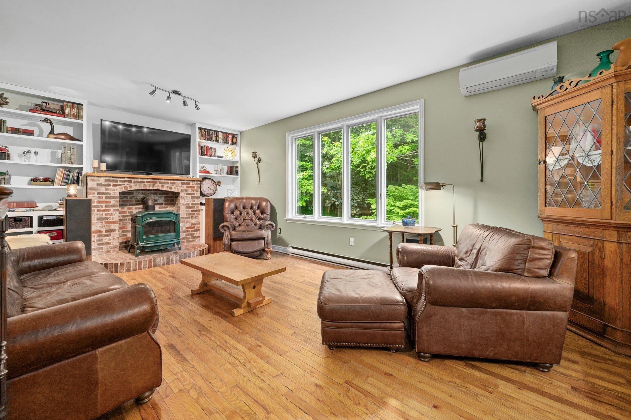 $650,000.00: 1 Cedarwood Court, Fall River