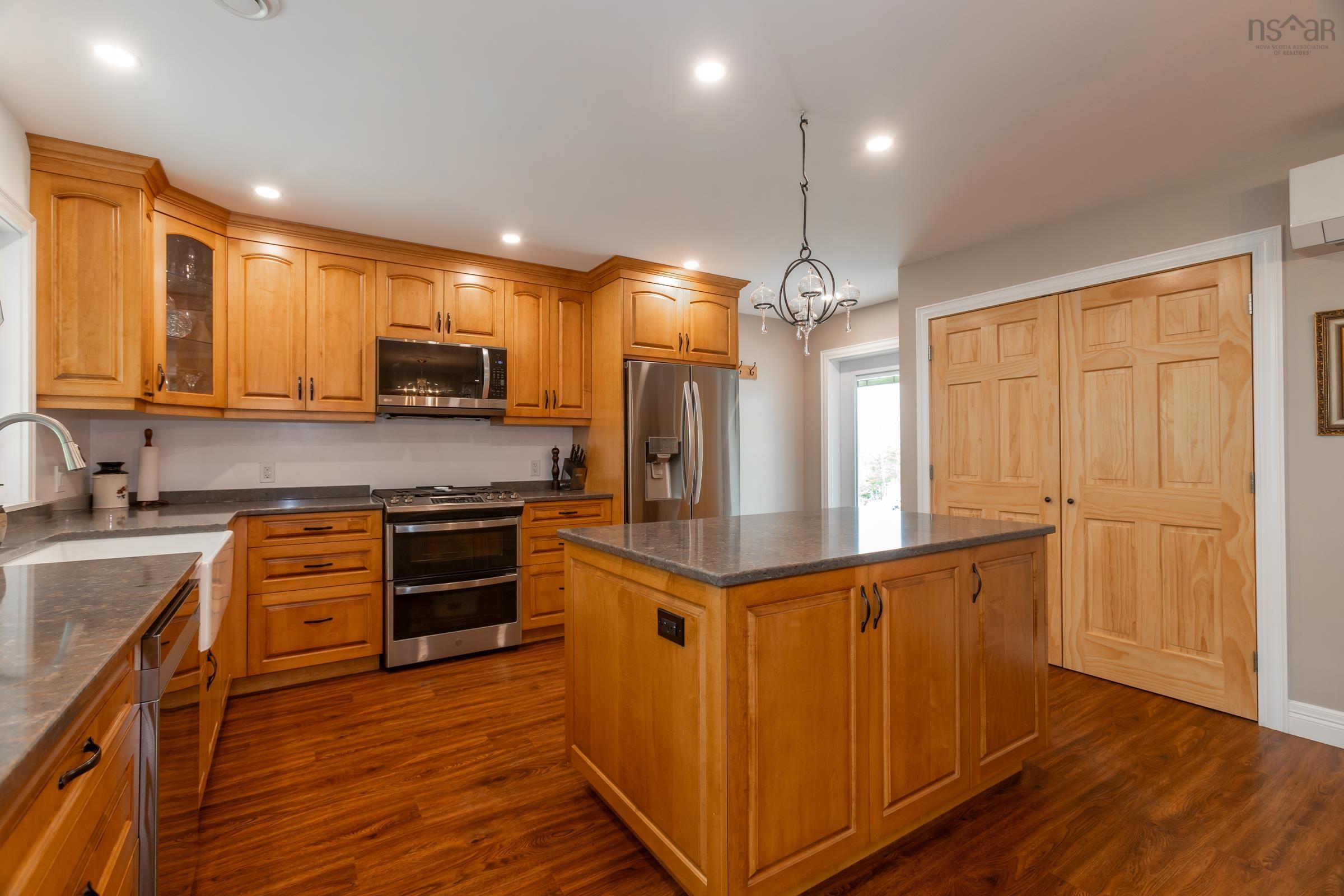 $695,000.00: 101 Cozy Crescent, Vaughan