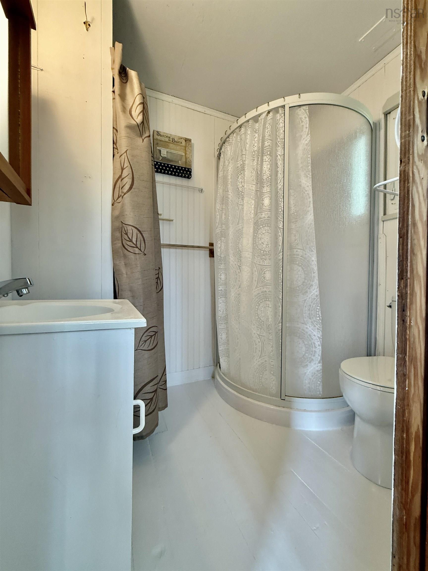 $359,000.00: 14 Bayview Road, Green Bay