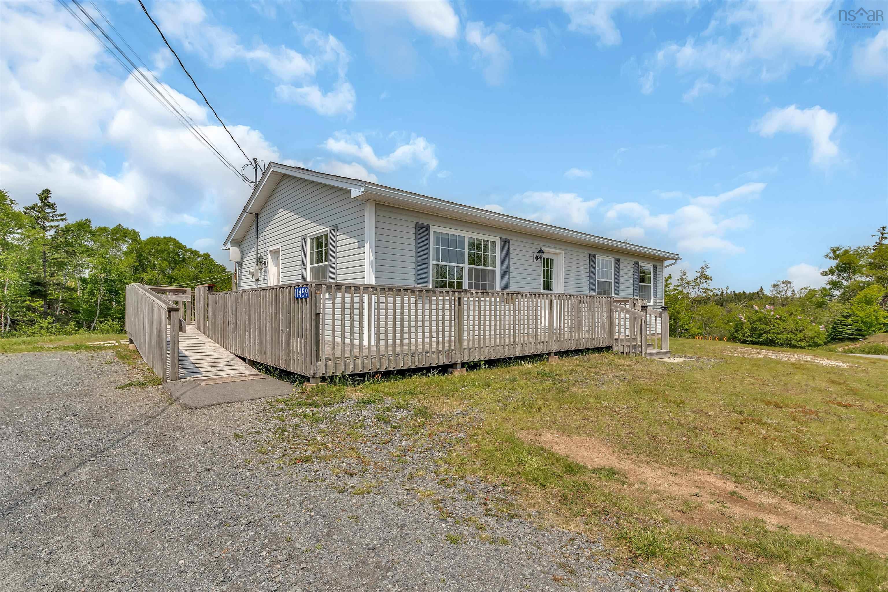 $389,000.00: 11459 Highway 7 Highway E, Lake Charlotte