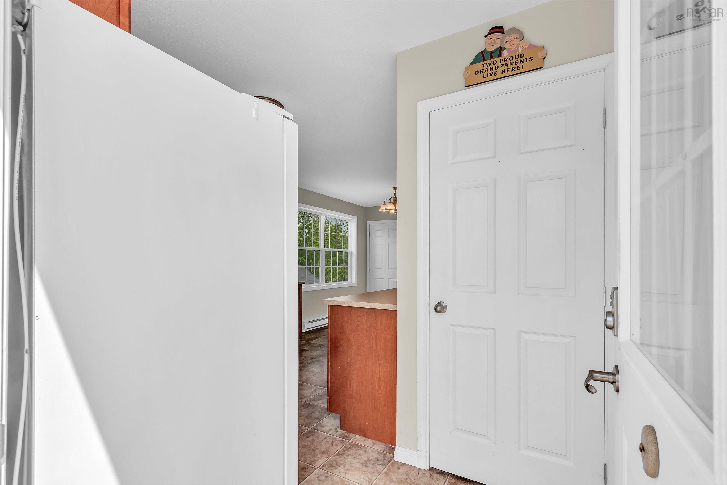 $389,000.00: 11459 Highway 7 Highway E, Lake Charlotte